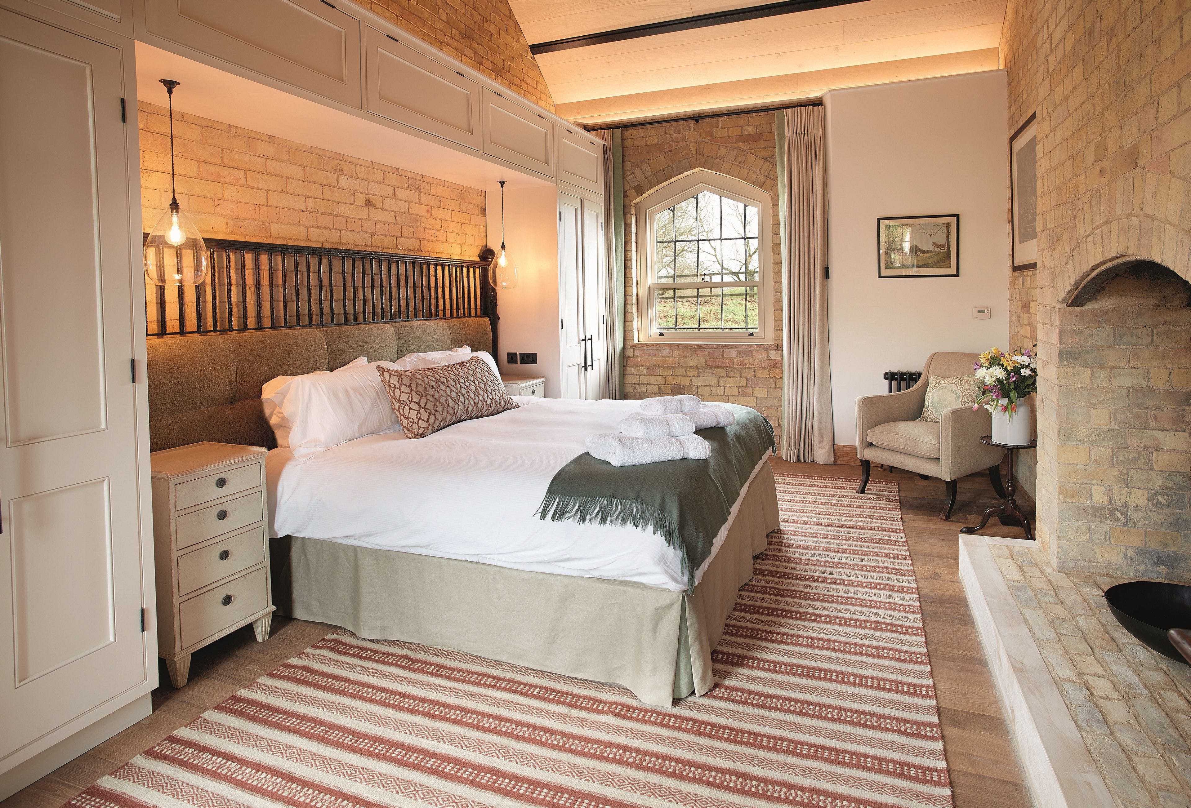 House Fotheringhay Peterborough: Luxury 10-Bedroom Apartment for Families and Groups, City of Peterborough