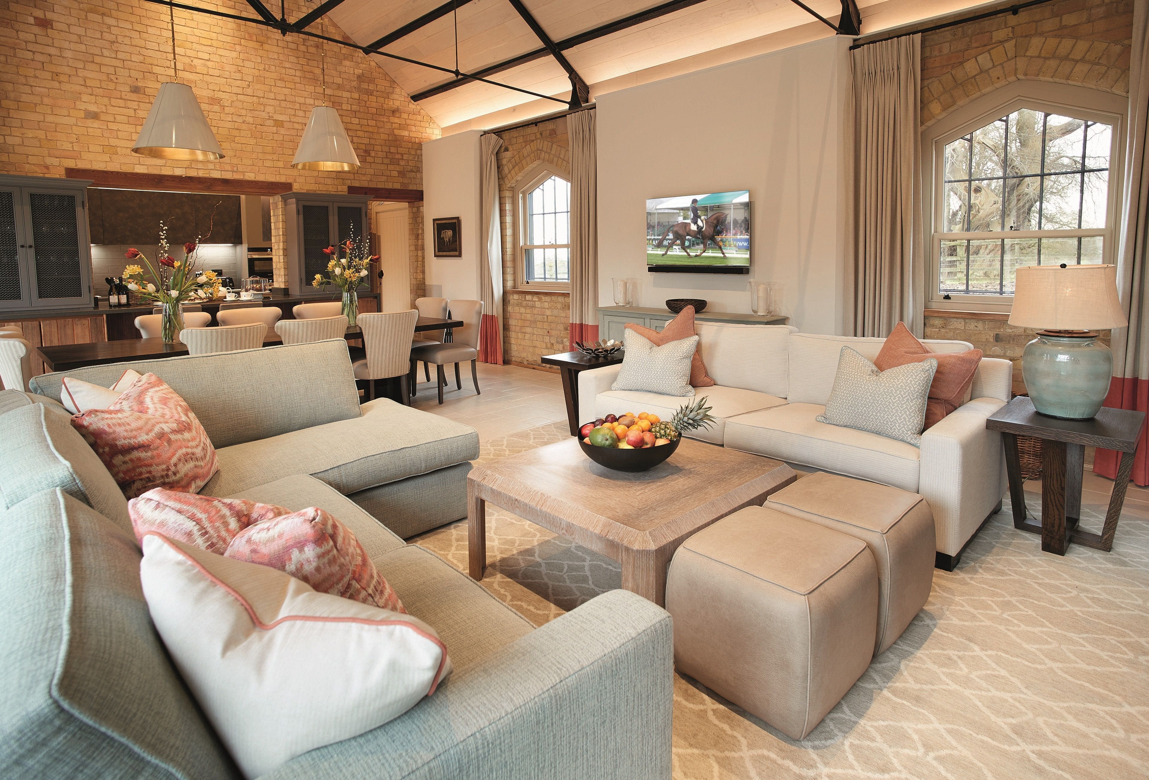 House Fotheringhay Peterborough: Luxury 10-Bedroom Apartment for Families and Groups, City of Peterborough