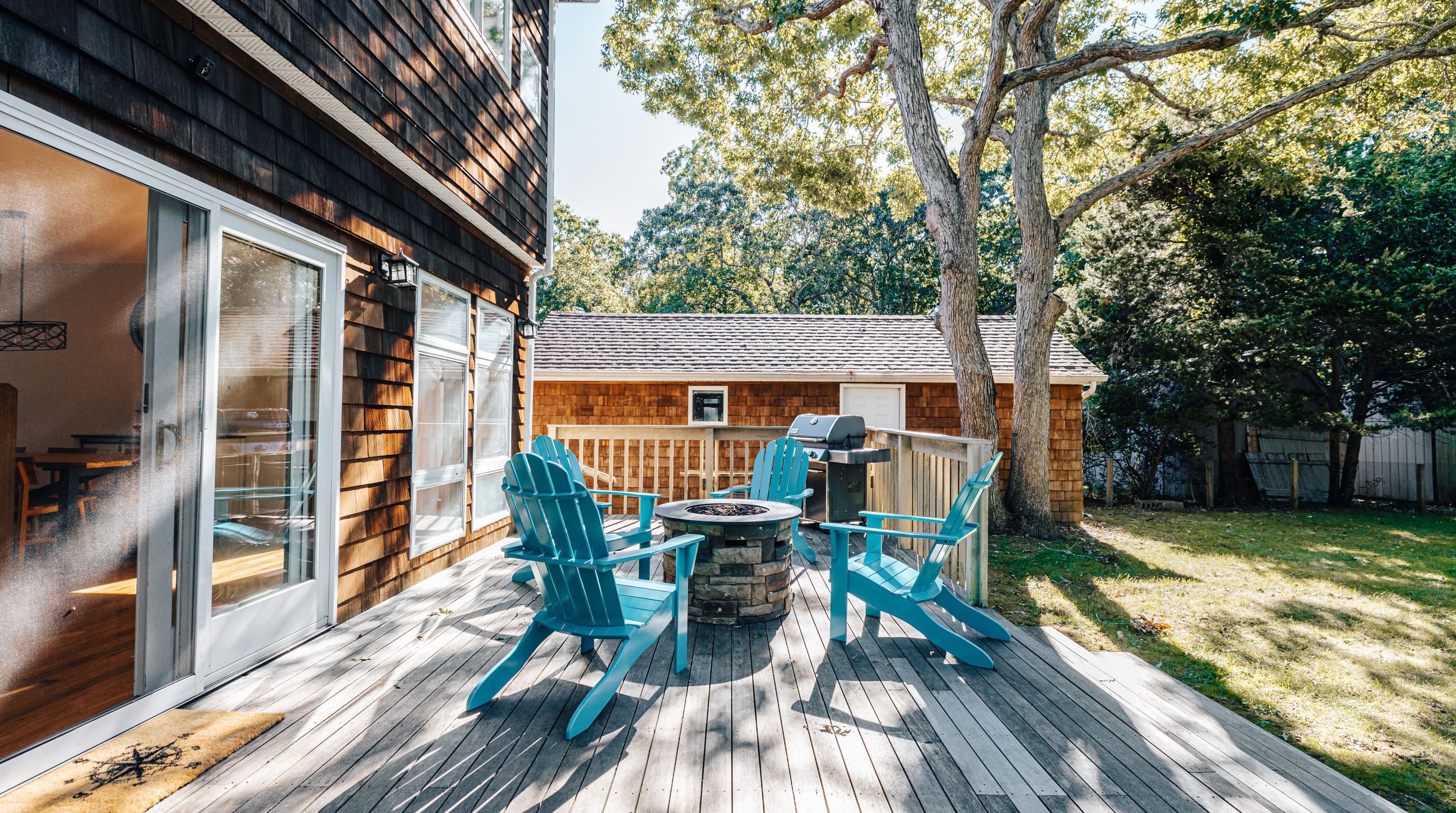 House Gardiners Bay: Elegant 5-Bedroom Apartment with Seaview, East Hampton North