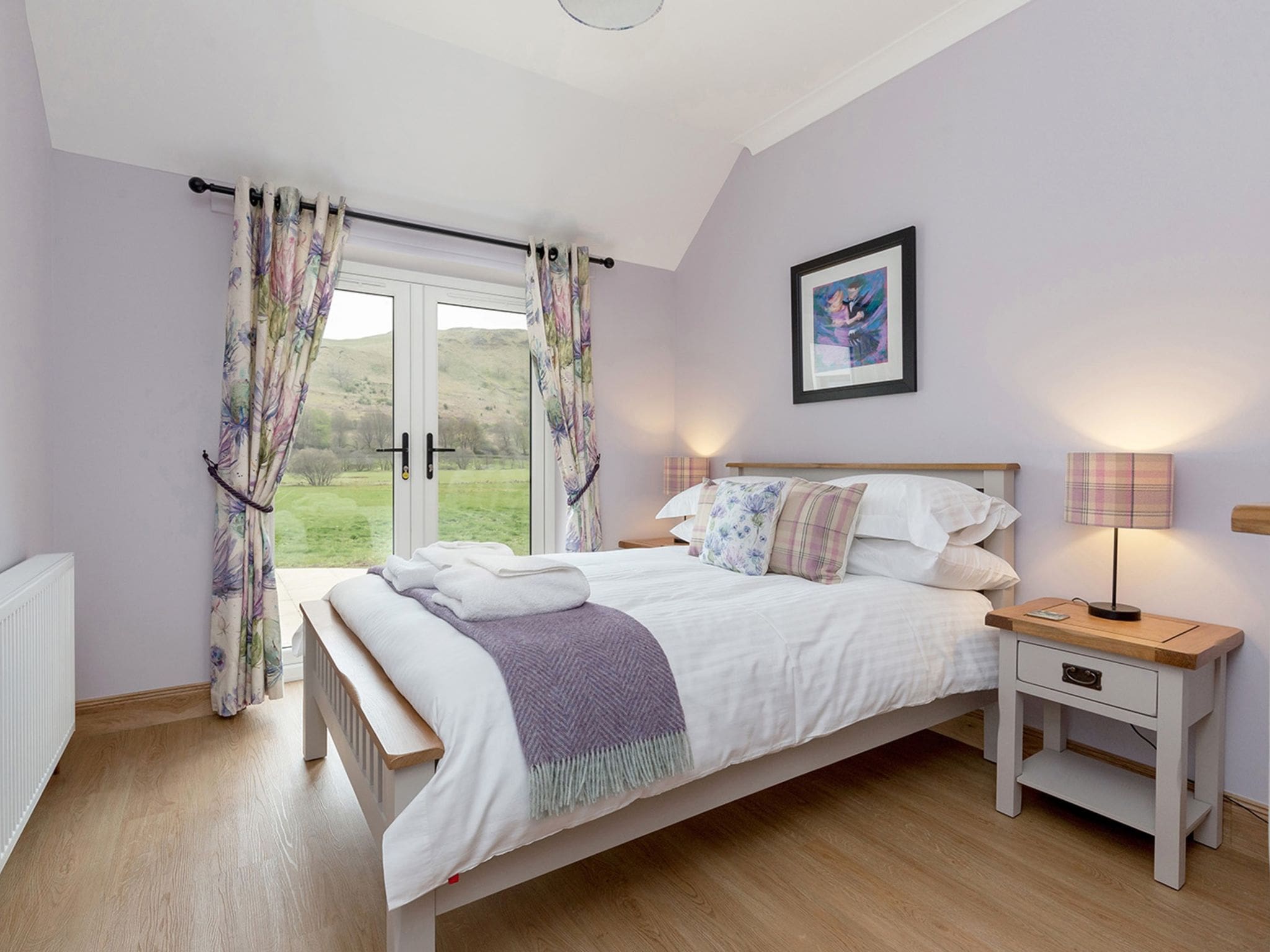 House Glenturret Ayr: Modern 4-Bedroom Scottish Cottage with Garden and EV Charging in Straiton near Ayr