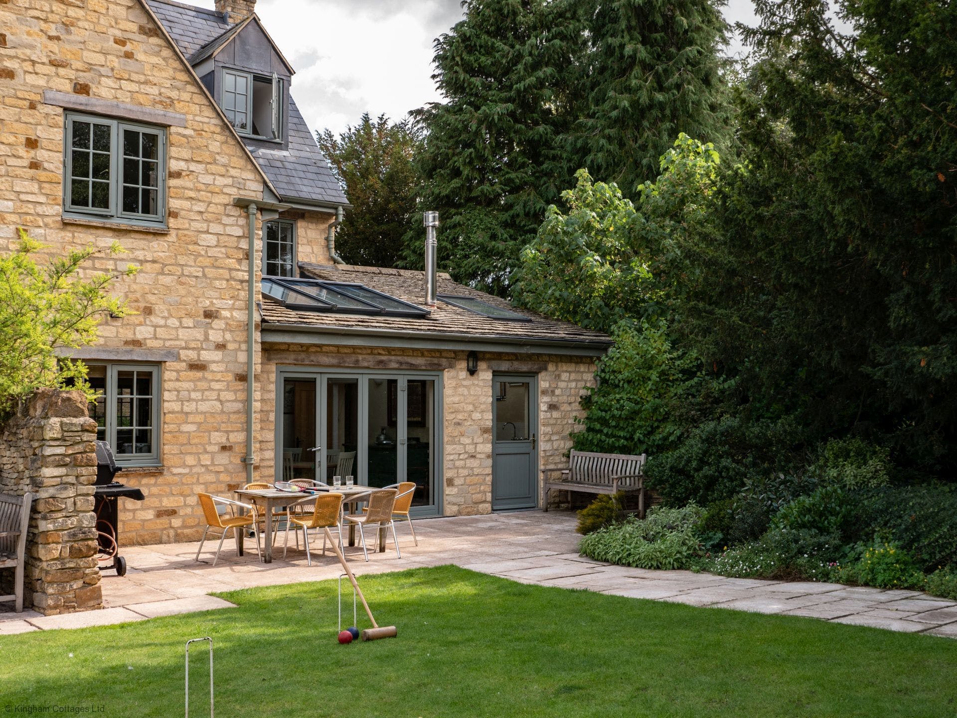 House Glyme Chipping Norton: Charming 3-Bedroom Apartment with Indoor Pool, Chipping Norton