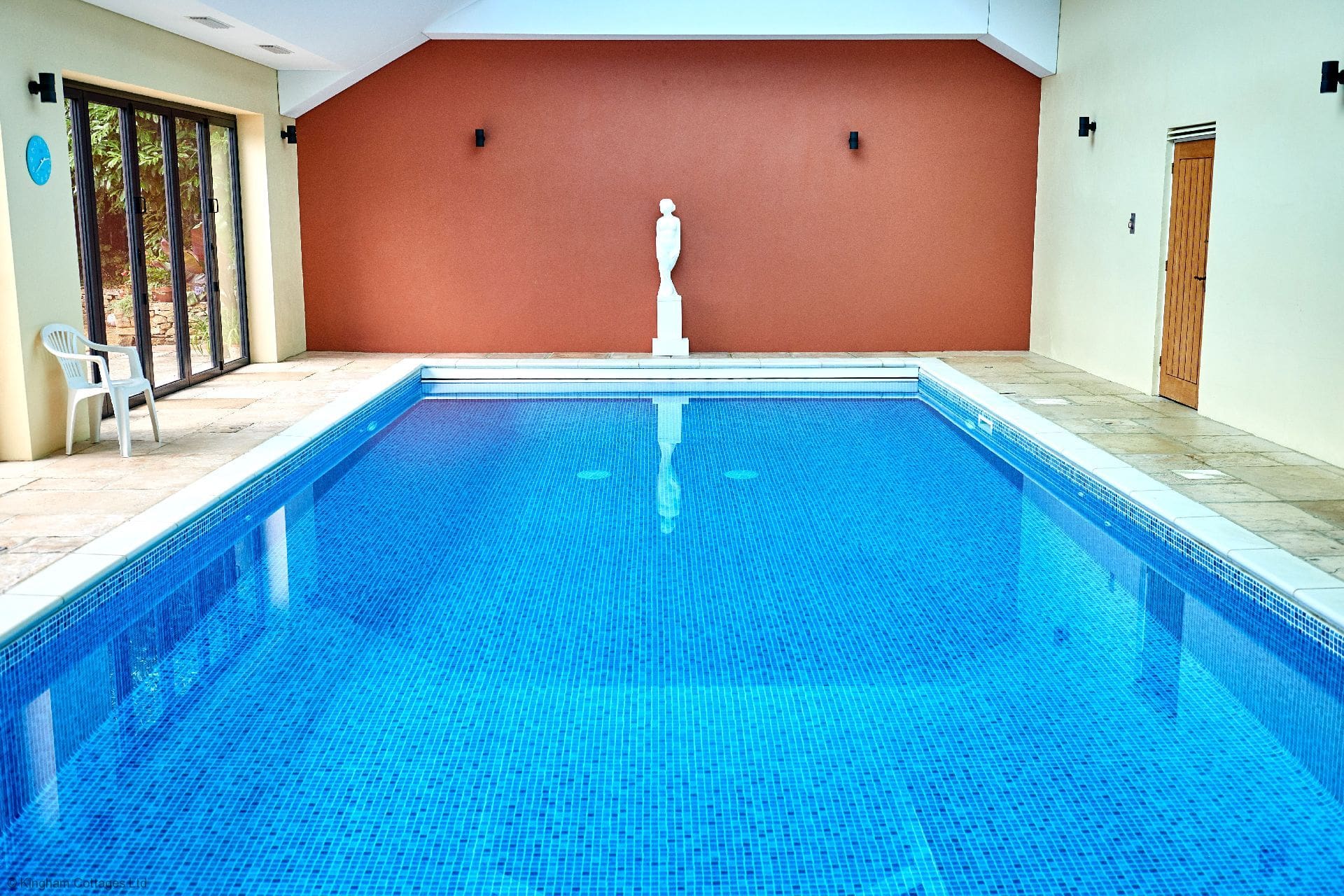 House Glyme Chipping Norton: Charming 3-Bedroom Apartment with Indoor Pool, Chipping Norton