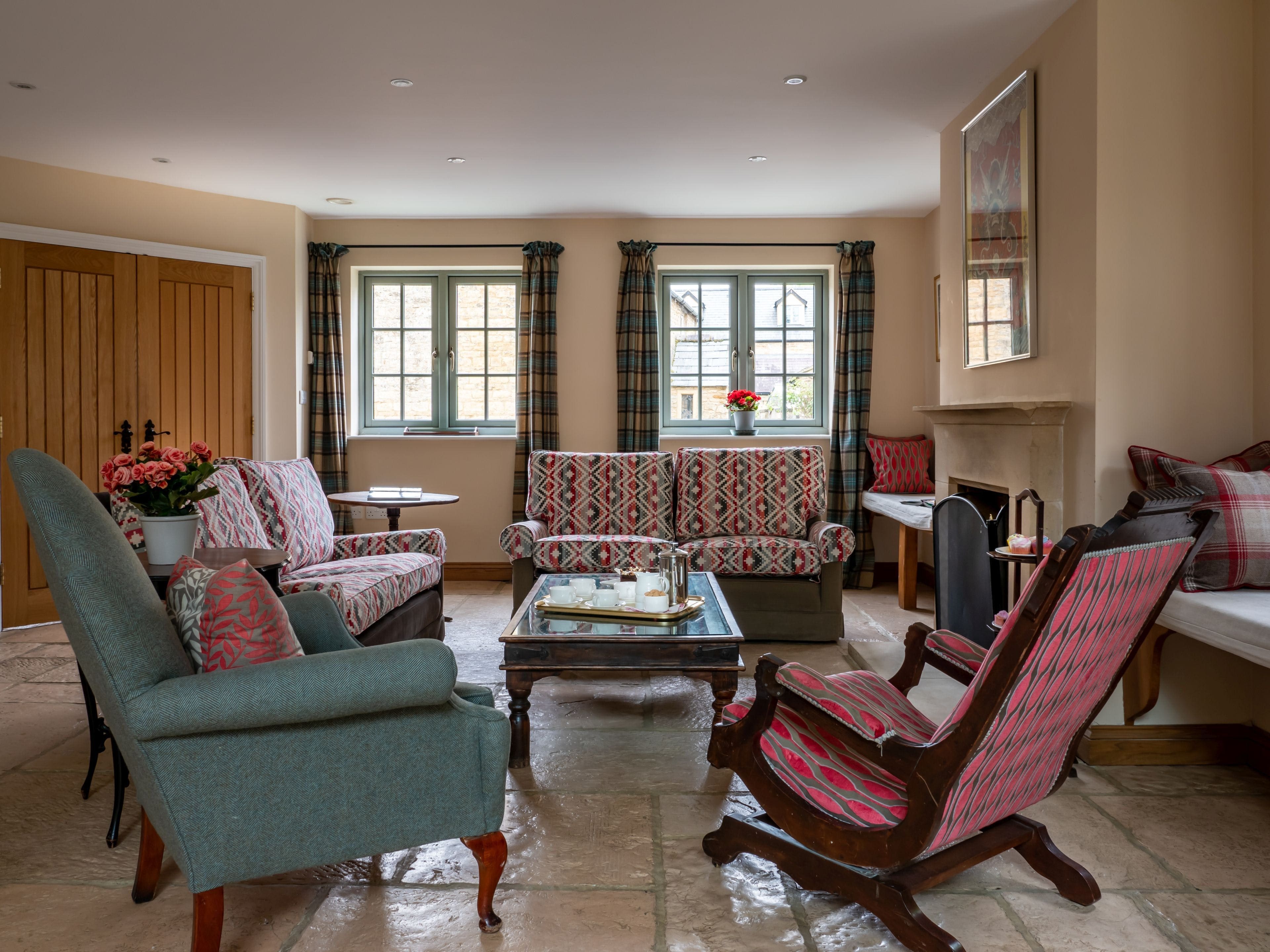 House Glyme Chipping Norton: Charming 3-Bedroom Apartment with Indoor Pool, Chipping Norton