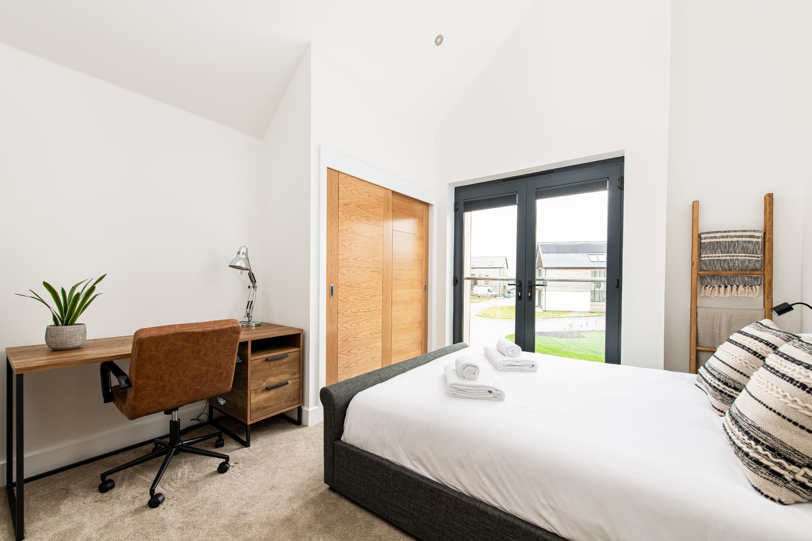 House Gorse Dorset: Luxury 4-Bedroom House with Pool and Countryside Views, Dorset