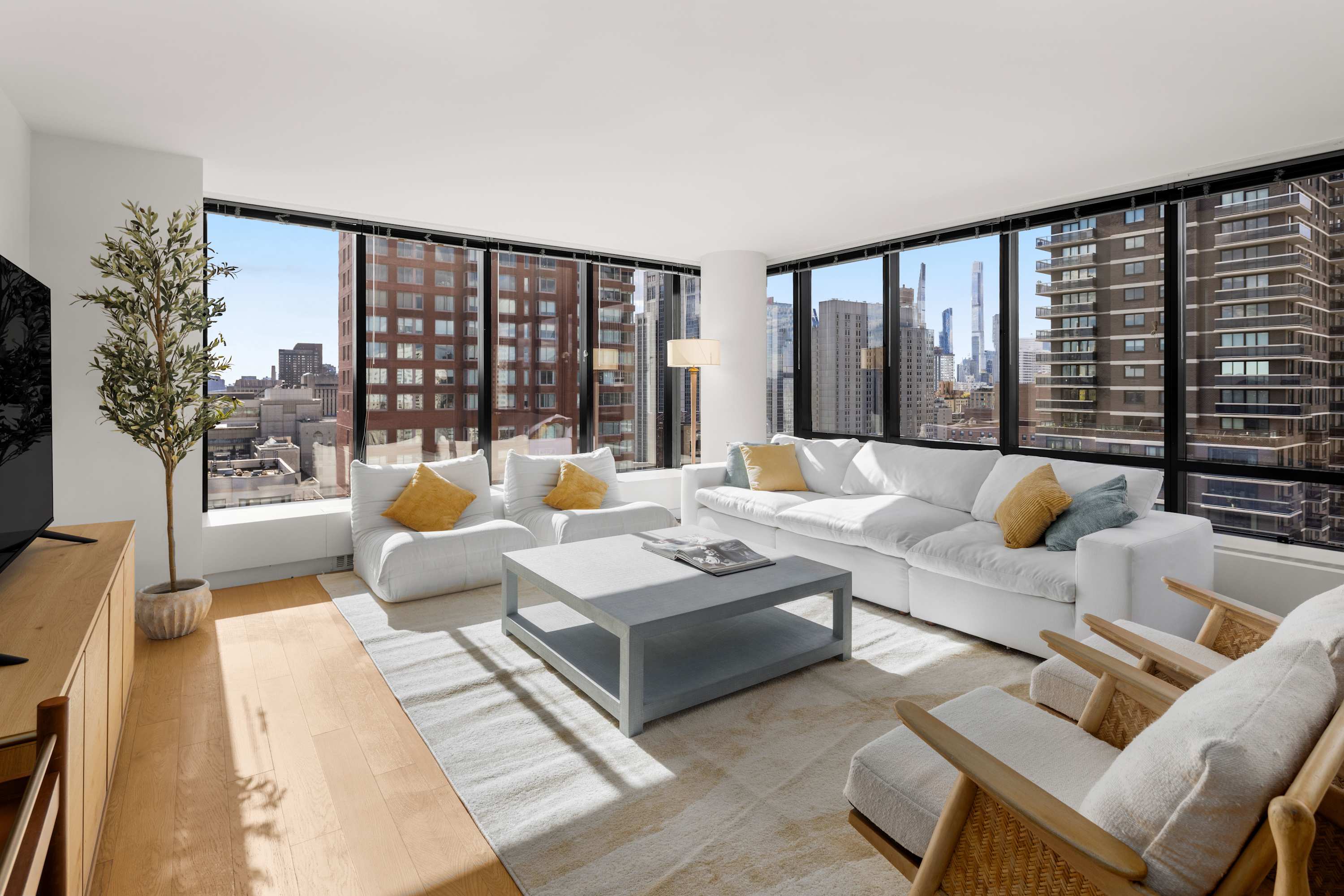 House Gracie Manhattan: Luxury 2-Bedroom Villa with Pool and Concierge, Upper East Side