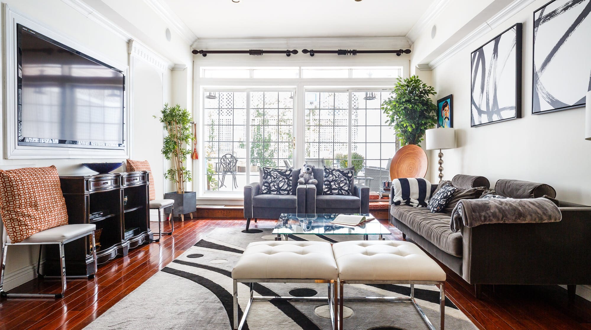 House Gracie Yorkville: 7-Bedroom Luxury Penthouse with Hot Tub, Yorkville