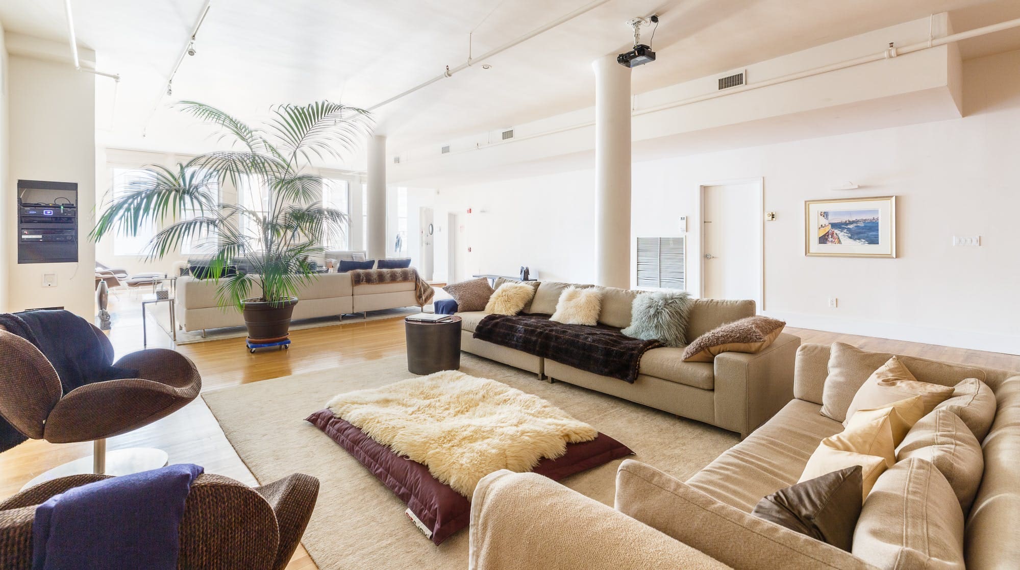 House Gramercy Manhattan Union Square & Flatiron 2: 4-Bedroom Luxury Loft with Private Elevators, Union Square & Flatiron