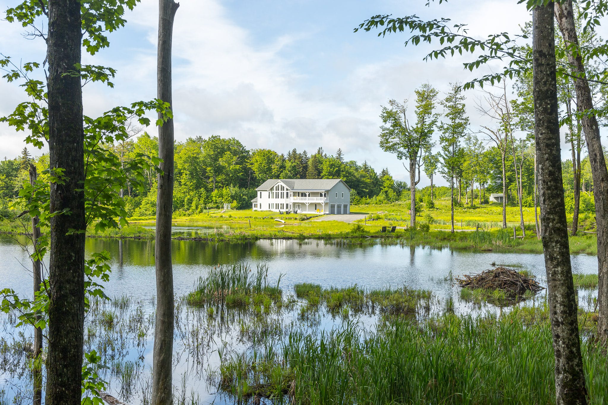 House Green Mountain Wilmington: Spacious 4-Bedroom Ski Chalet with Hot Tub, Windham County