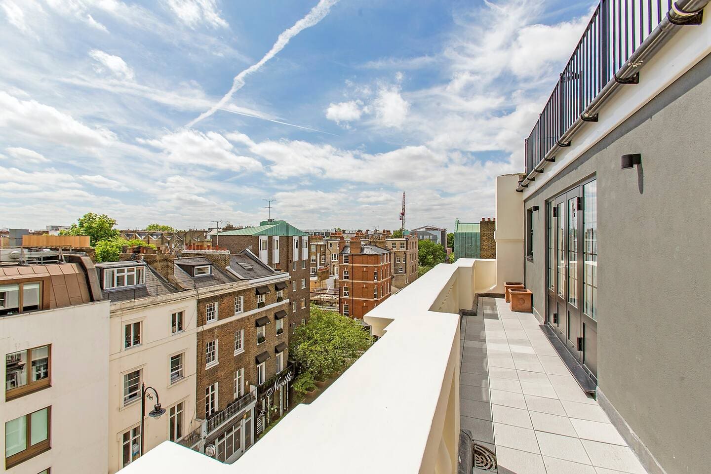 House Grosvenor Belgravia Belgravia 2: Elegant 3-Bedroom Luxury Apartment with Skyline Views, Belgravia