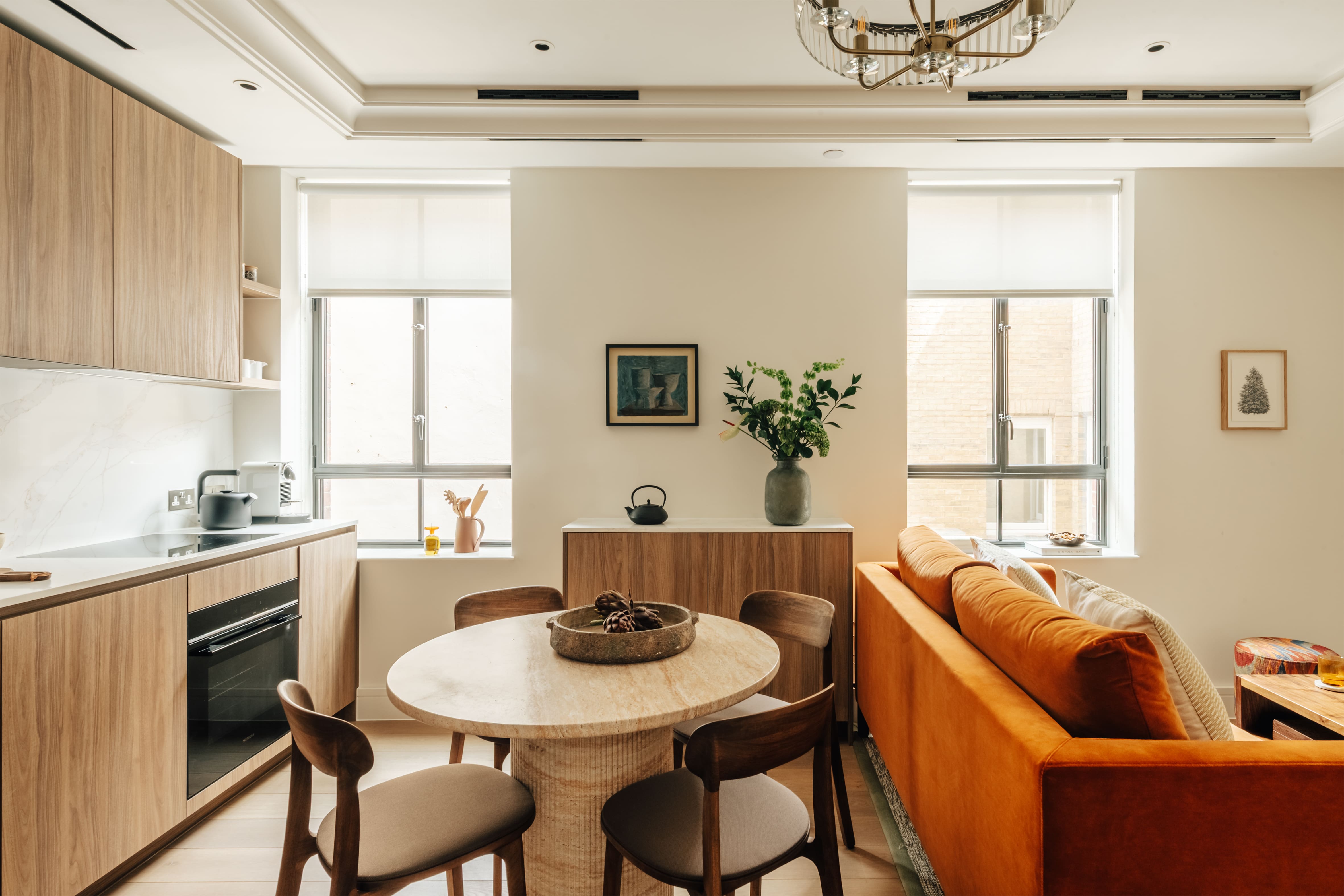 House Grosvenor Mayfair Mayfair 14: Luxurious 1-Bedroom Apartment with Artful Design, Mayfair