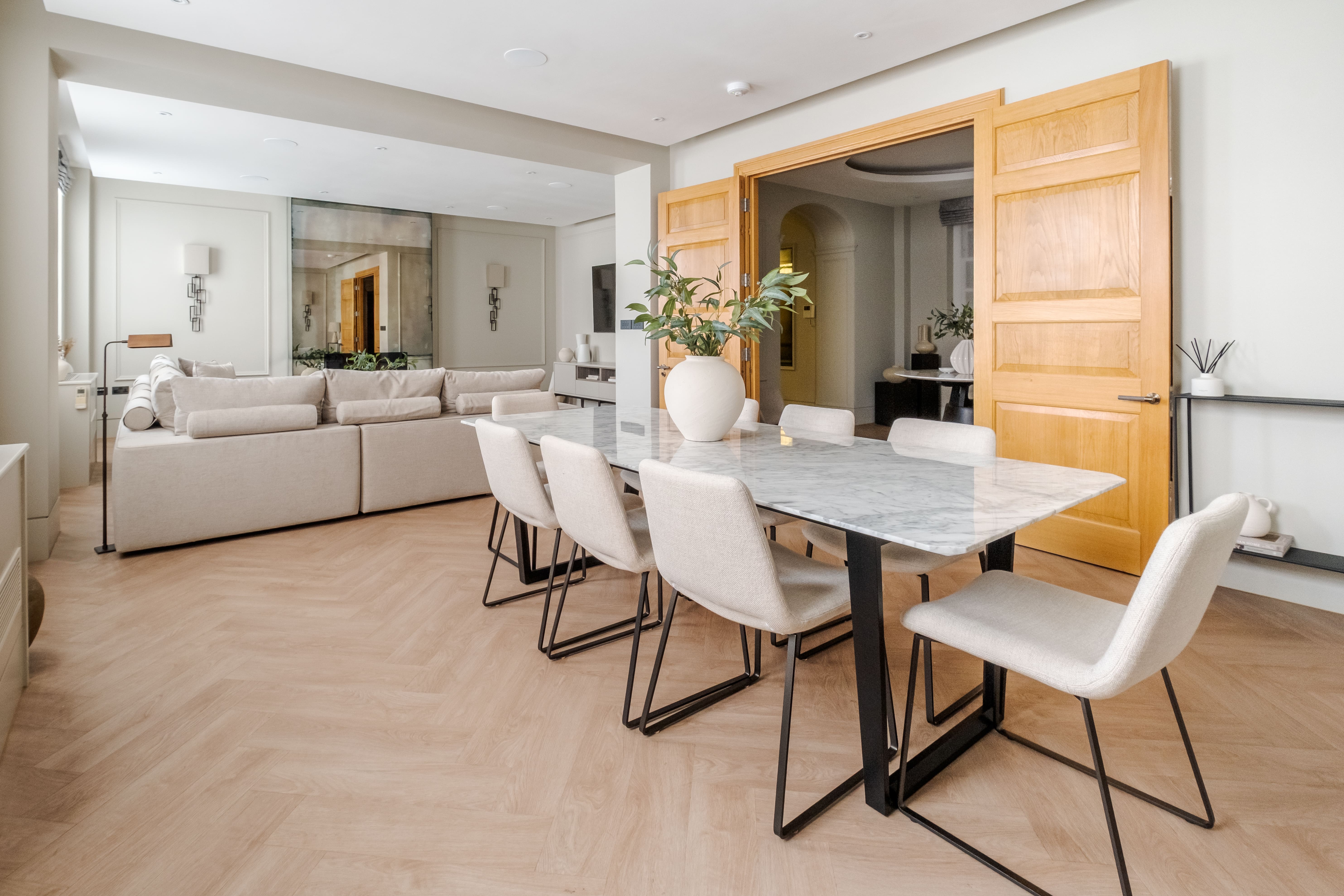 House Grosvenor Mayfair Mayfair 17: Luxurious 4-Bedroom Apartment with Central Location, Mayfair