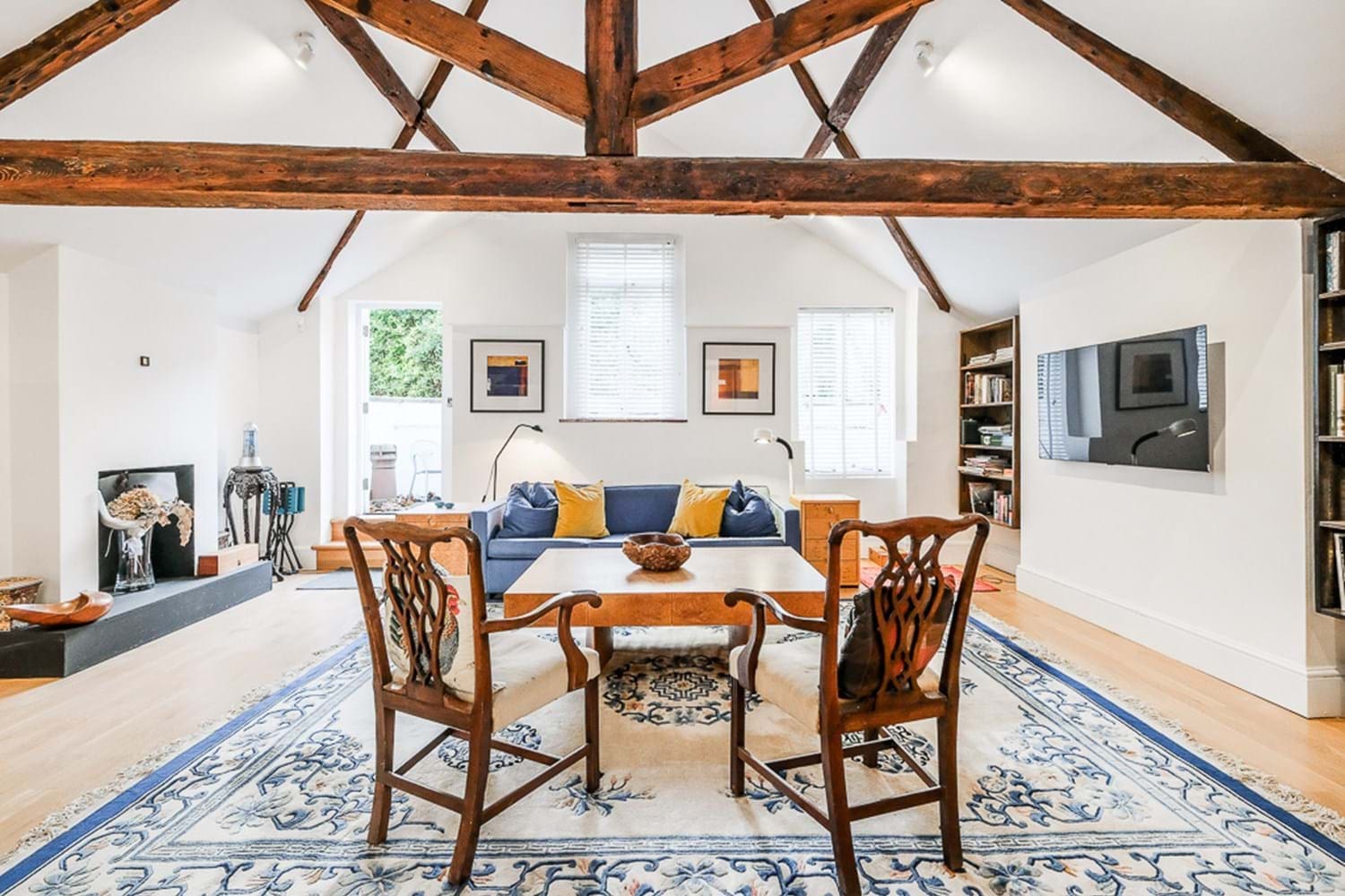 House Grosvenor Mayfair Mayfair 20: Chic 2-Bedroom Luxury Apartment, Remote Work Friendly, Mayfair