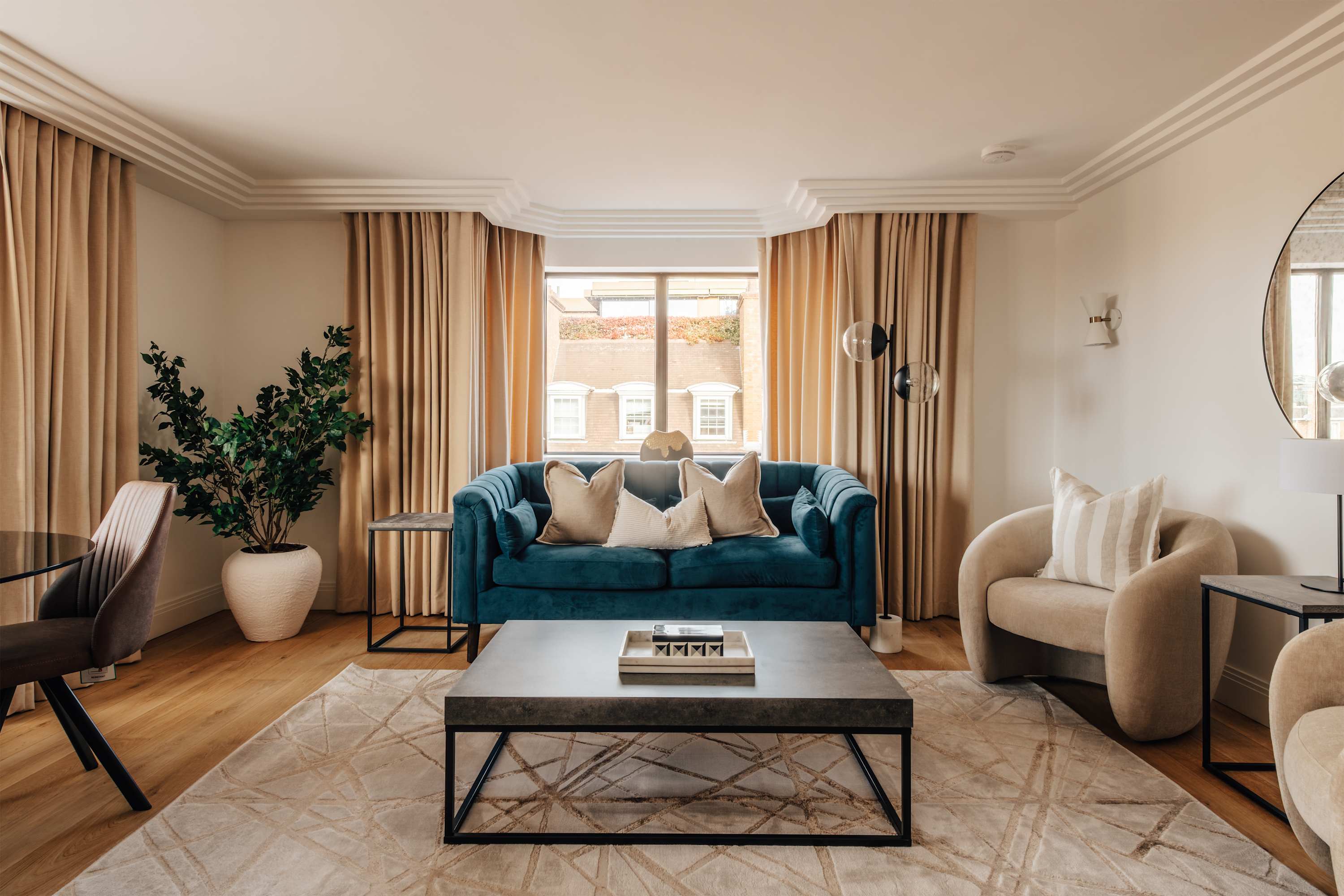 House Grosvenor Victoria: Elegant 2-Bedroom Townhouse Near Buckingham Palace, Victoria