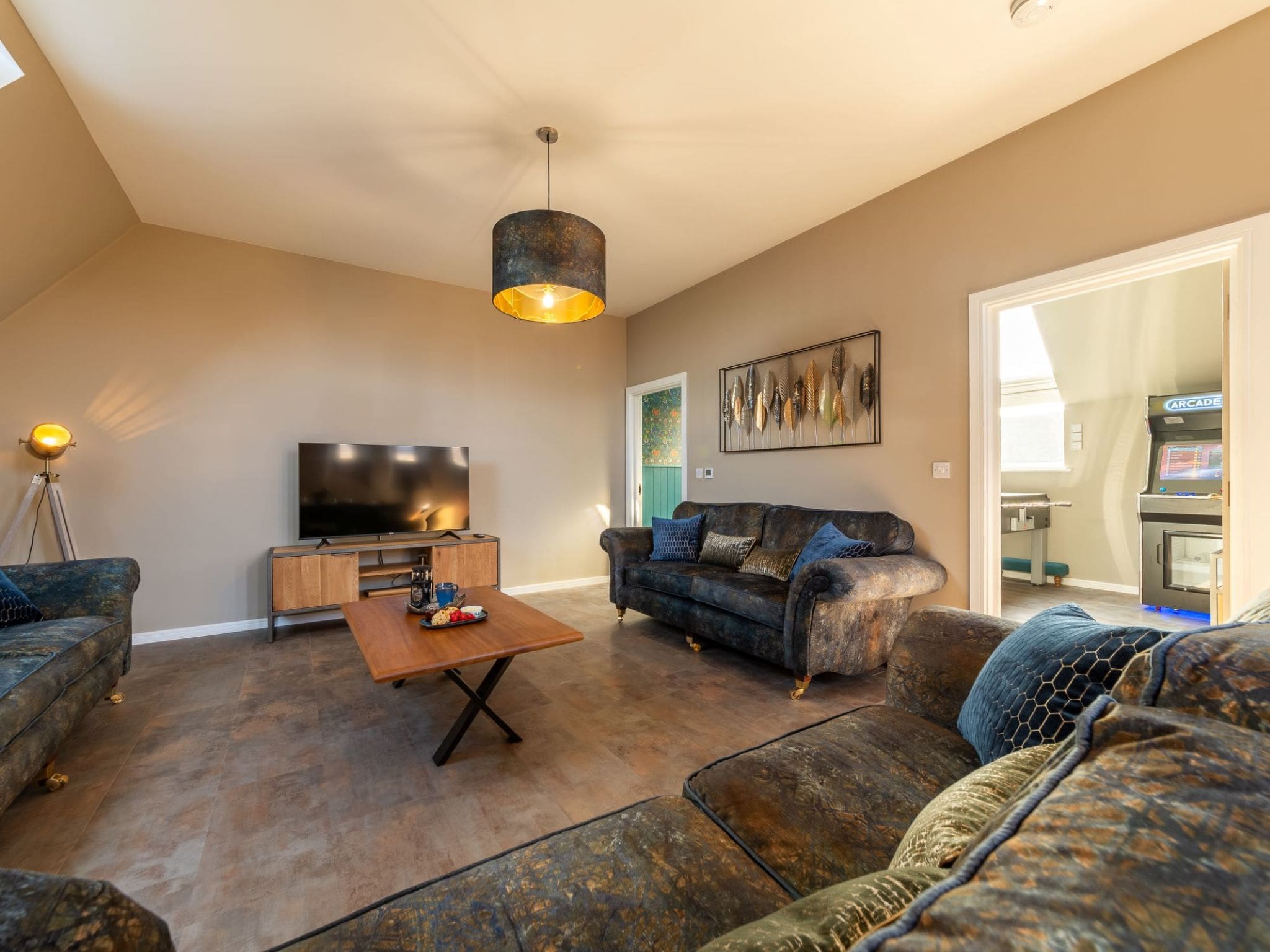 House Gwel Newquay: Stunning 6-Bedroom Luxury House with Hot Tub Just 200m from Towan Beach in Newquay Cornwall