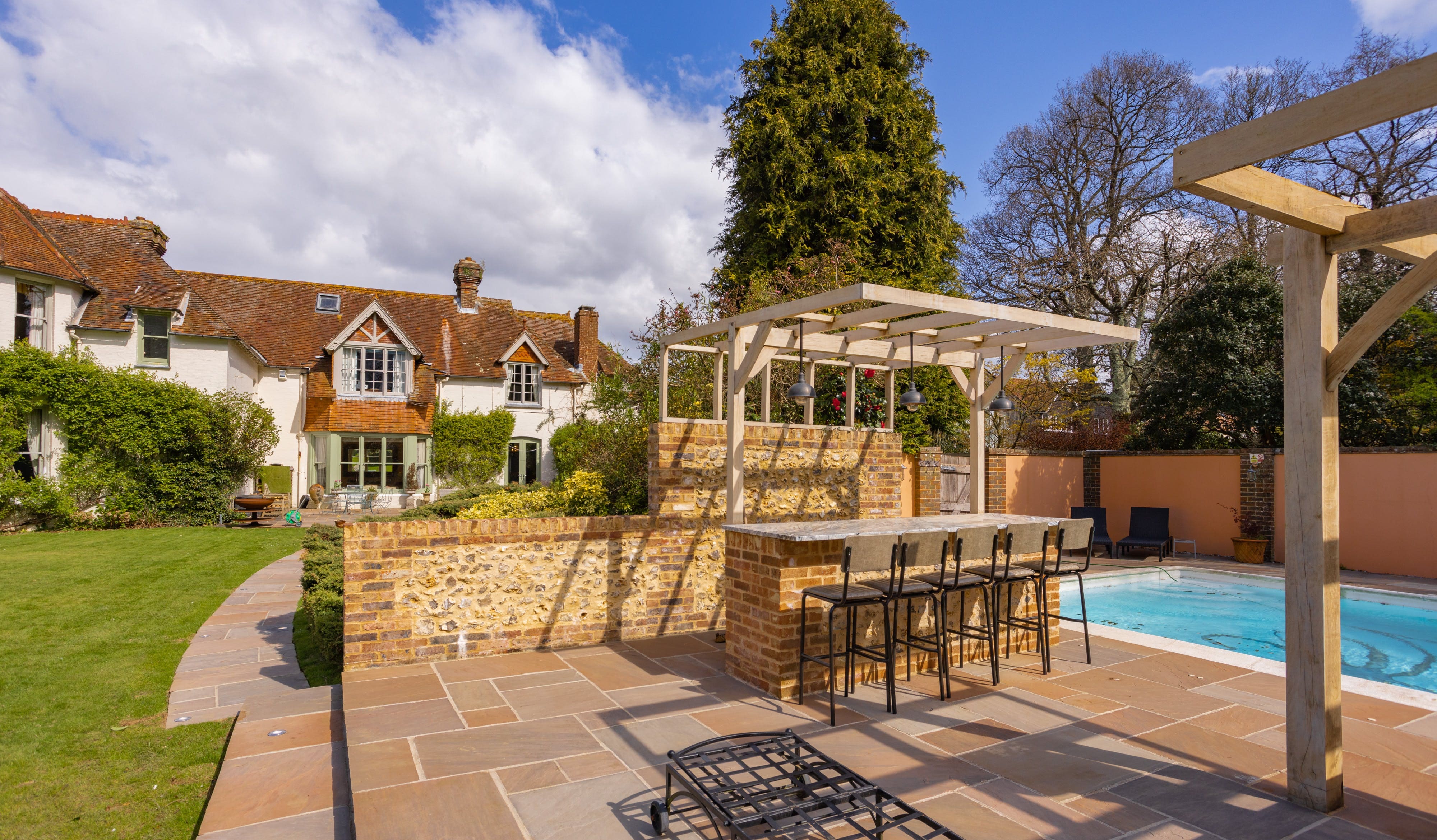 House Halnaker Chichester: 7-Bedroom Luxury House with Pool and Seaview, Chichester