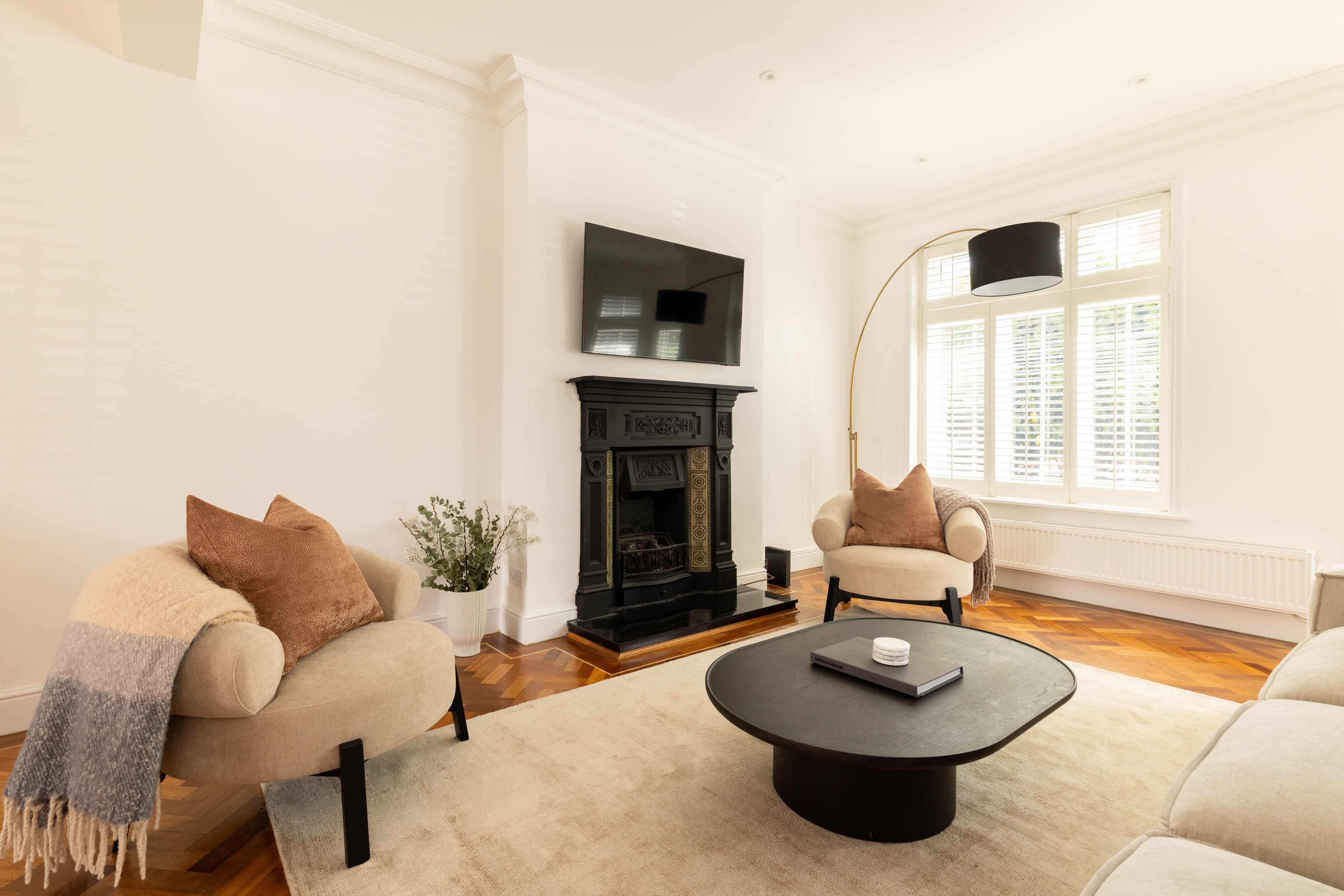 House Heath Hampstead Hampstead: Luxury 4-Bedroom Townhouse with BBQ Terrace, Hampstead