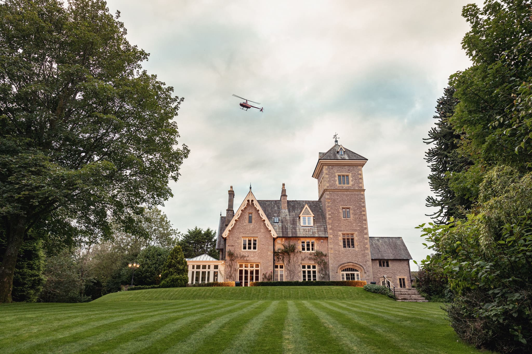 House Helm Crake: Luxury 9-Bedroom House with Hot Tub and Lake Views, Cumbria