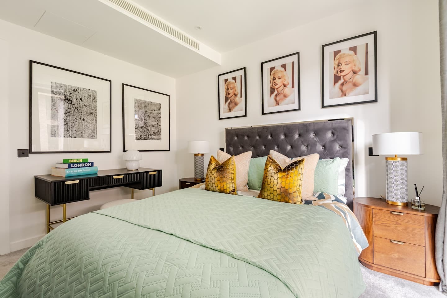 House Hermitage Wapping: Elegant 2-Bedroom Apartment with Balcony, Wapping