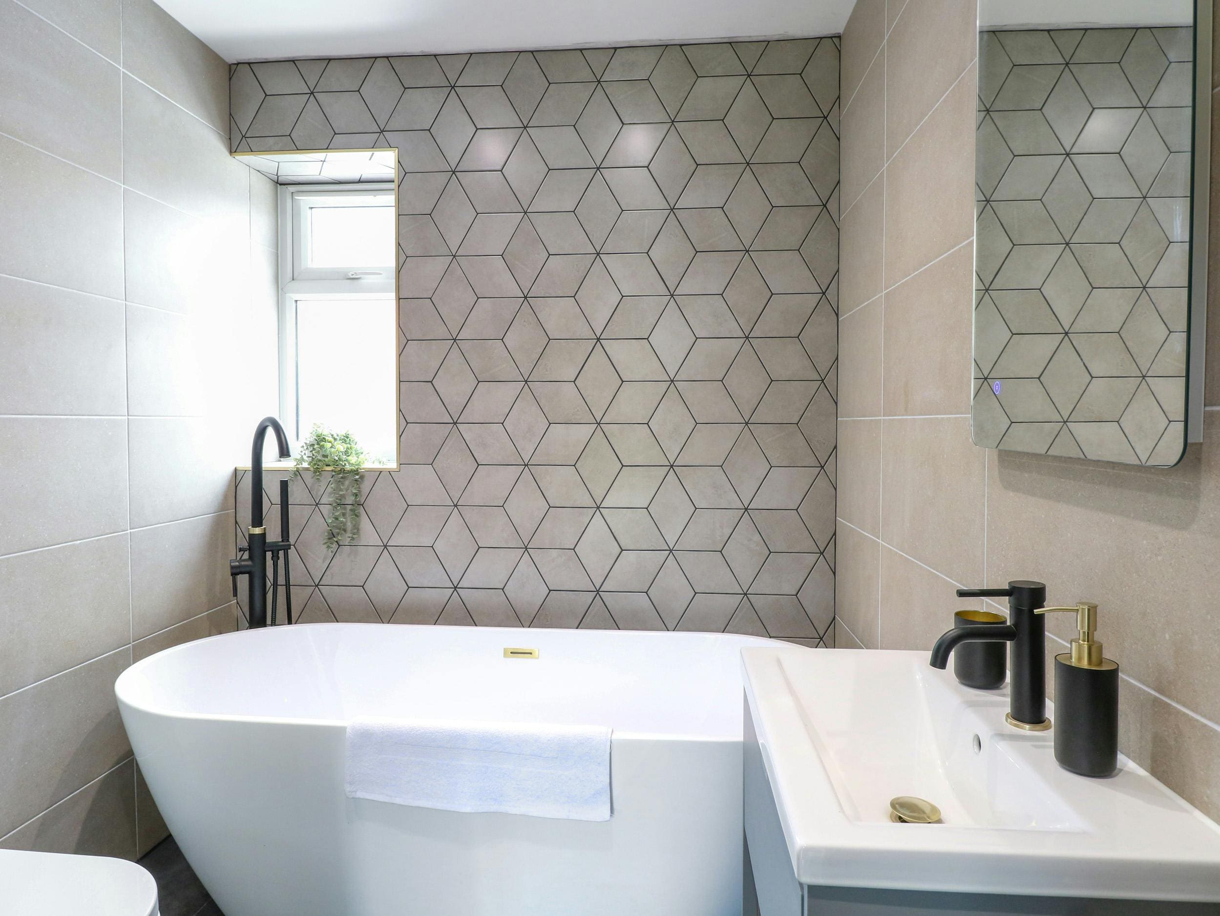 House Hickling Norfolk: Charming 4-Bed Holiday Cottage with Pool and Hot Tub, Norfolk