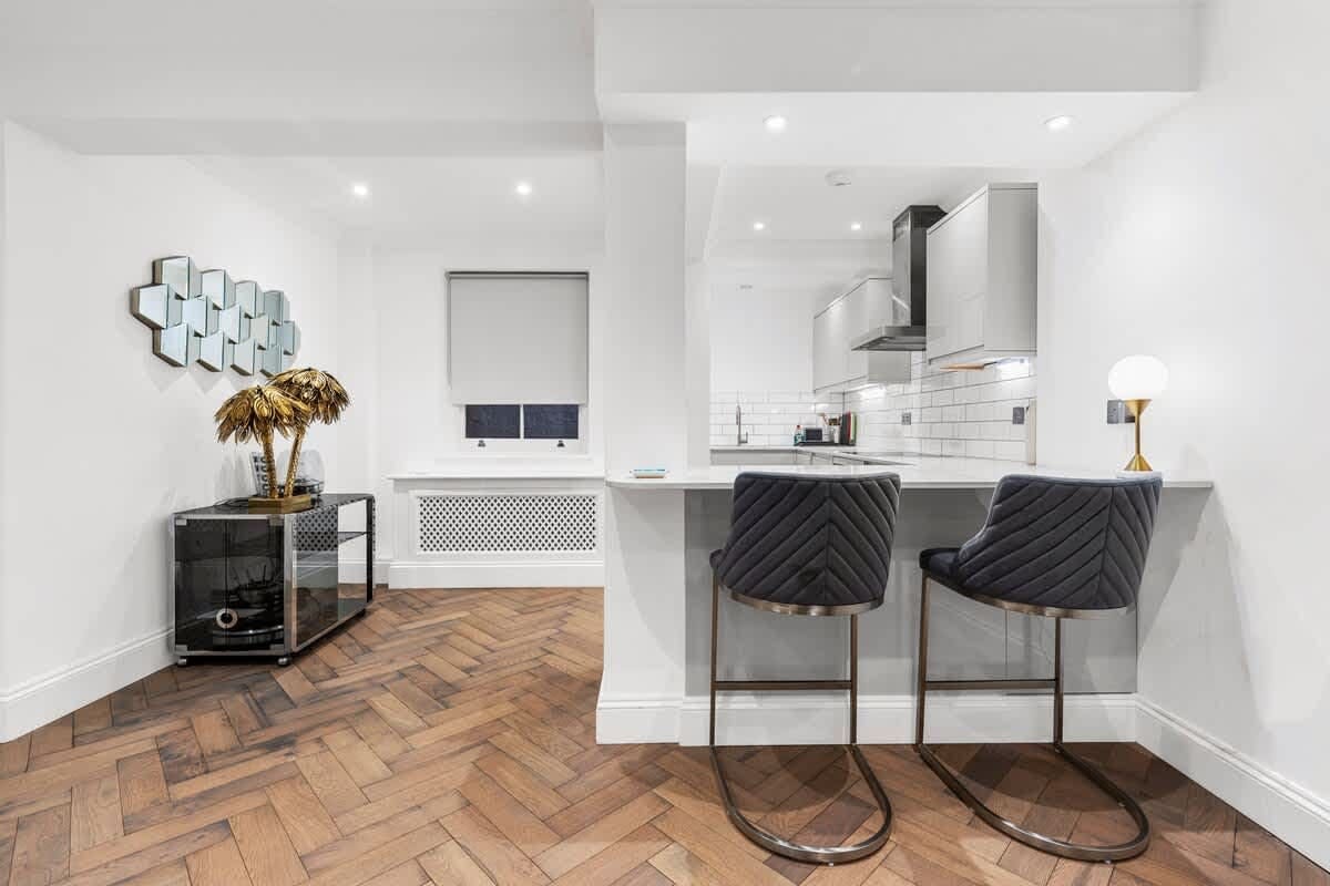 House Holland Kensington Kensington: Luxury 2-Bedroom Townhouse Suitable for Families, Kensington