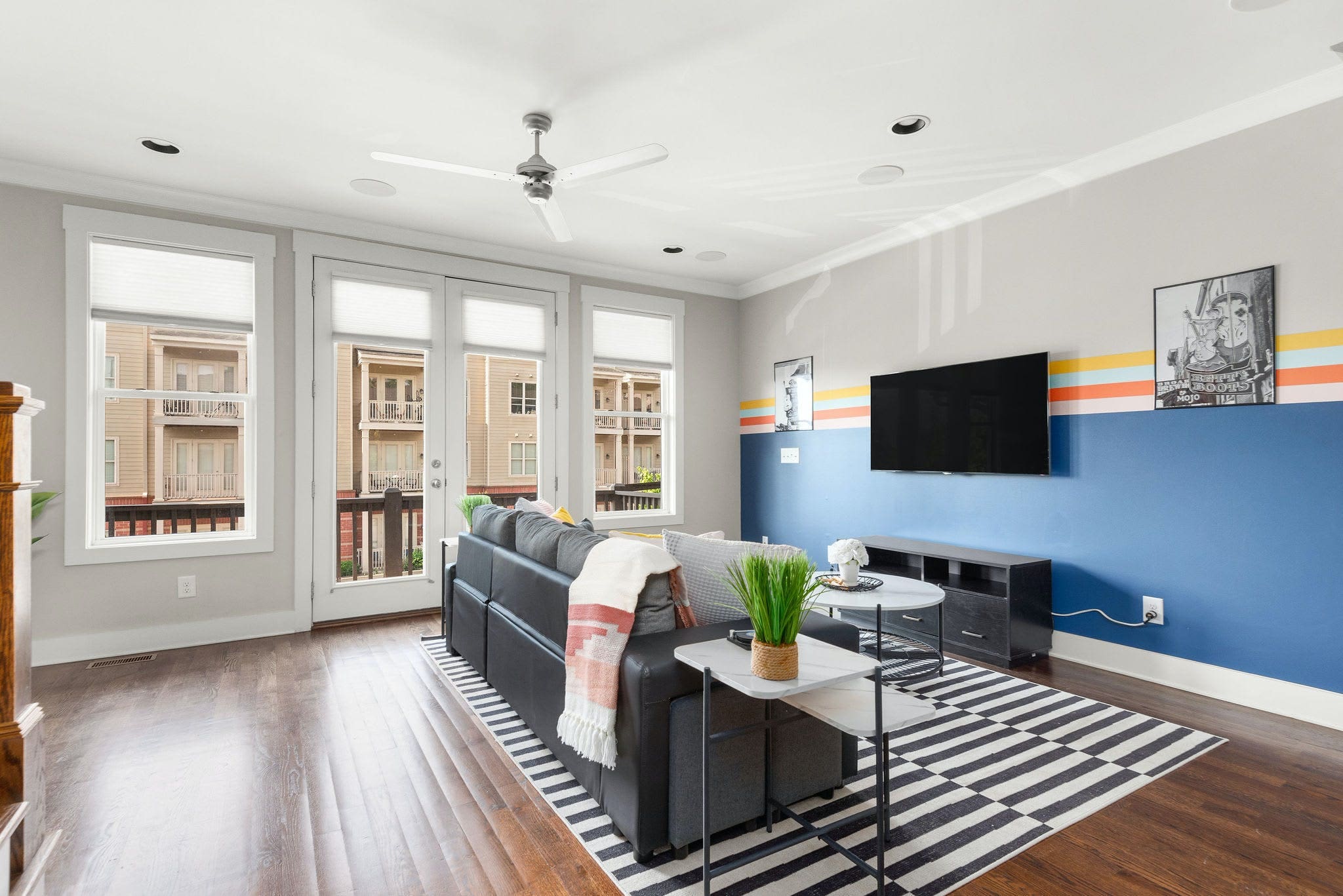 House Honkytonk Nashville: Luxury 4-Bedroom Apartment with Air-Con, Nashville