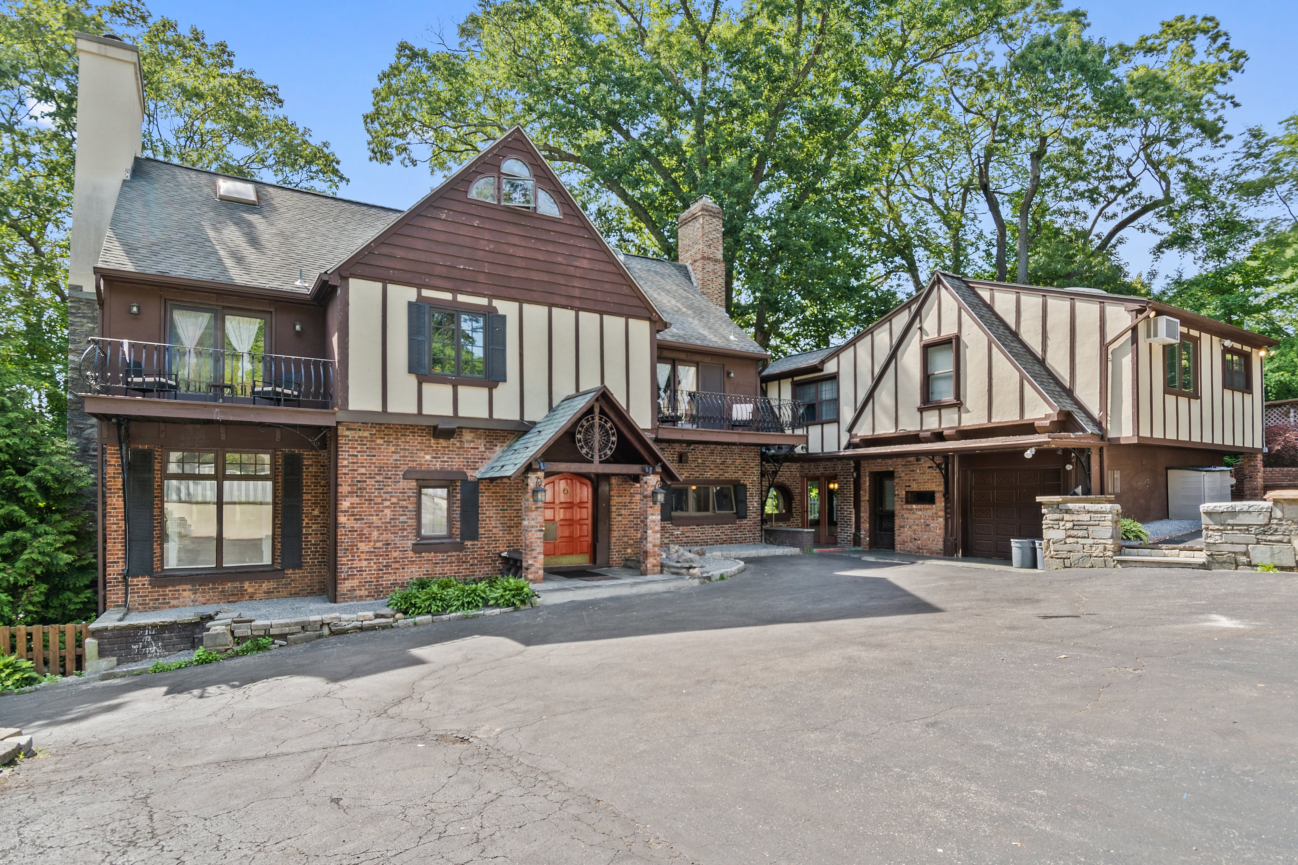 House Hudson Ossining: Luxury 5-Bedroom Apartment with Seaview and Pool, Westchester County