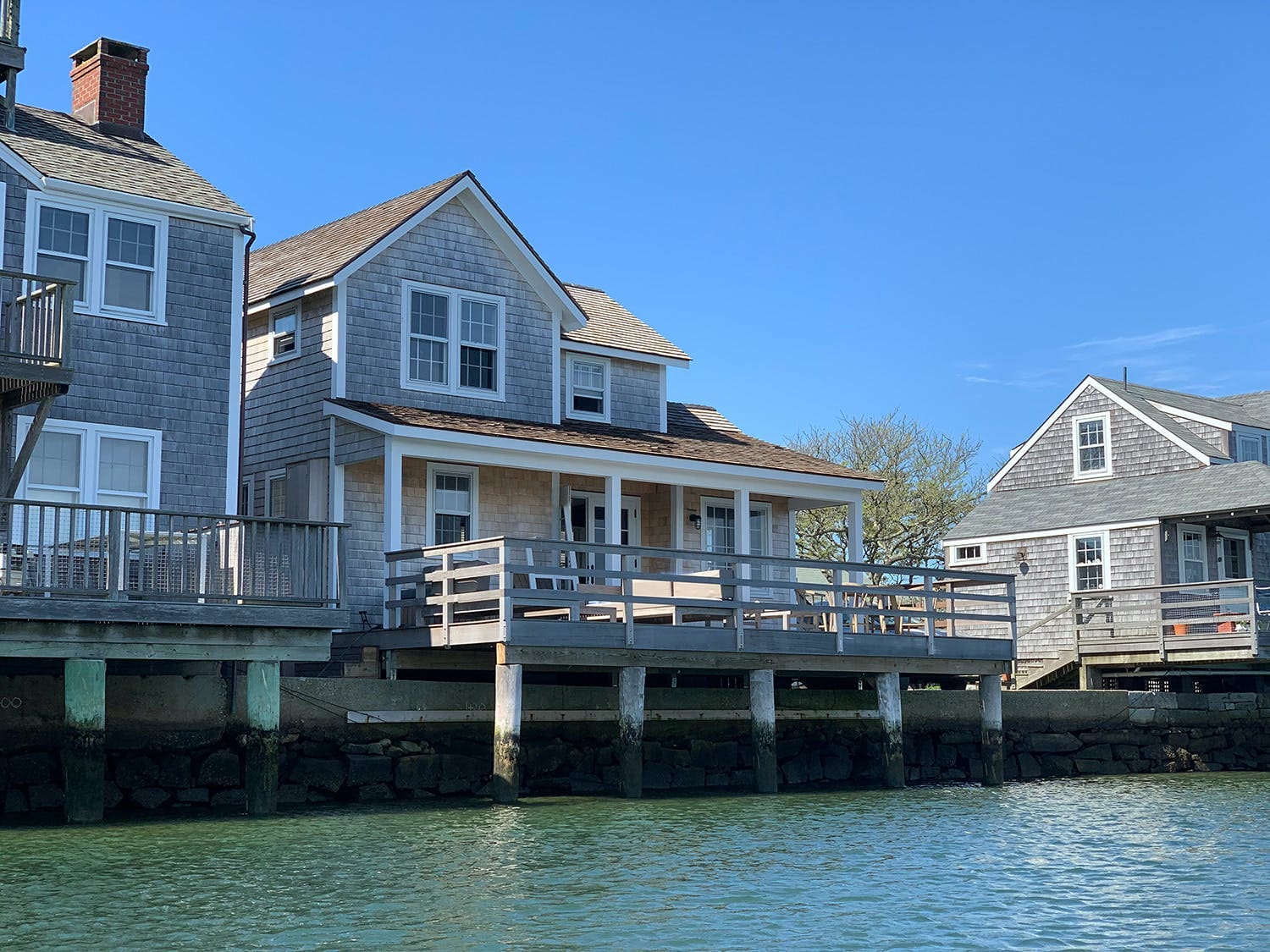 House Hummock Nantucket: Charming 2-Bedroom Cottage with Sea Views, Nantucket