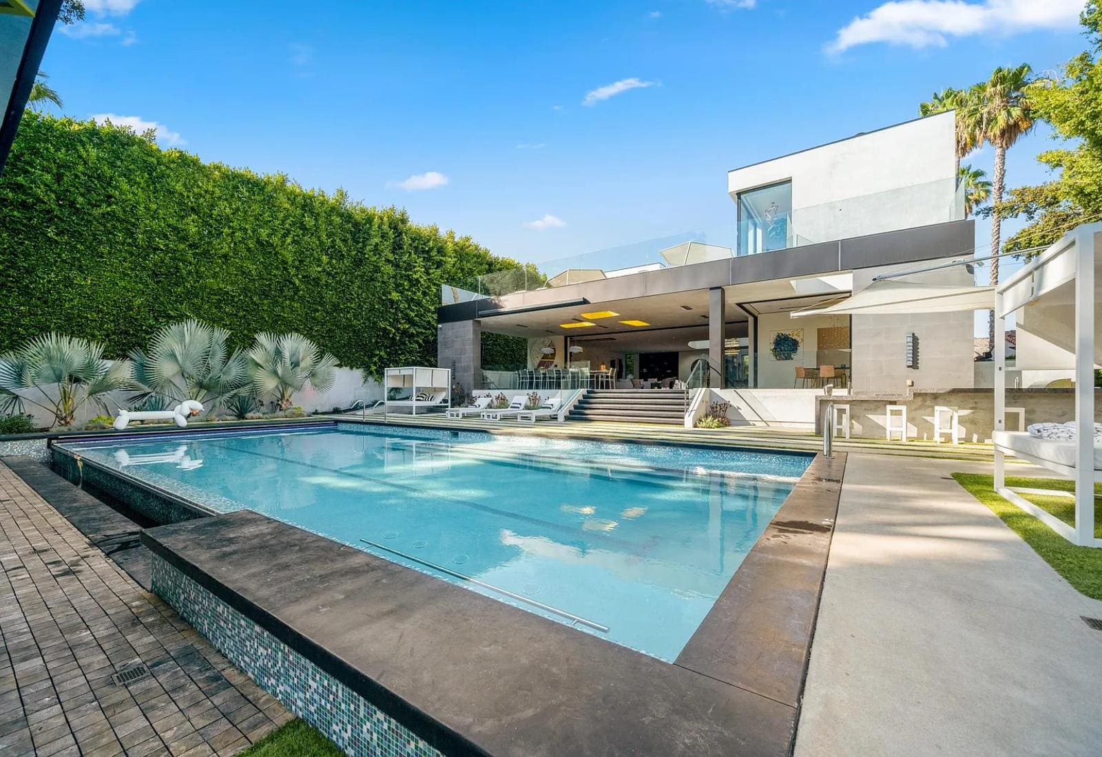 House Jacaranda Beverly Hills: 6-Bedroom Luxury Villa with Swimming Pool, Beverly Hills