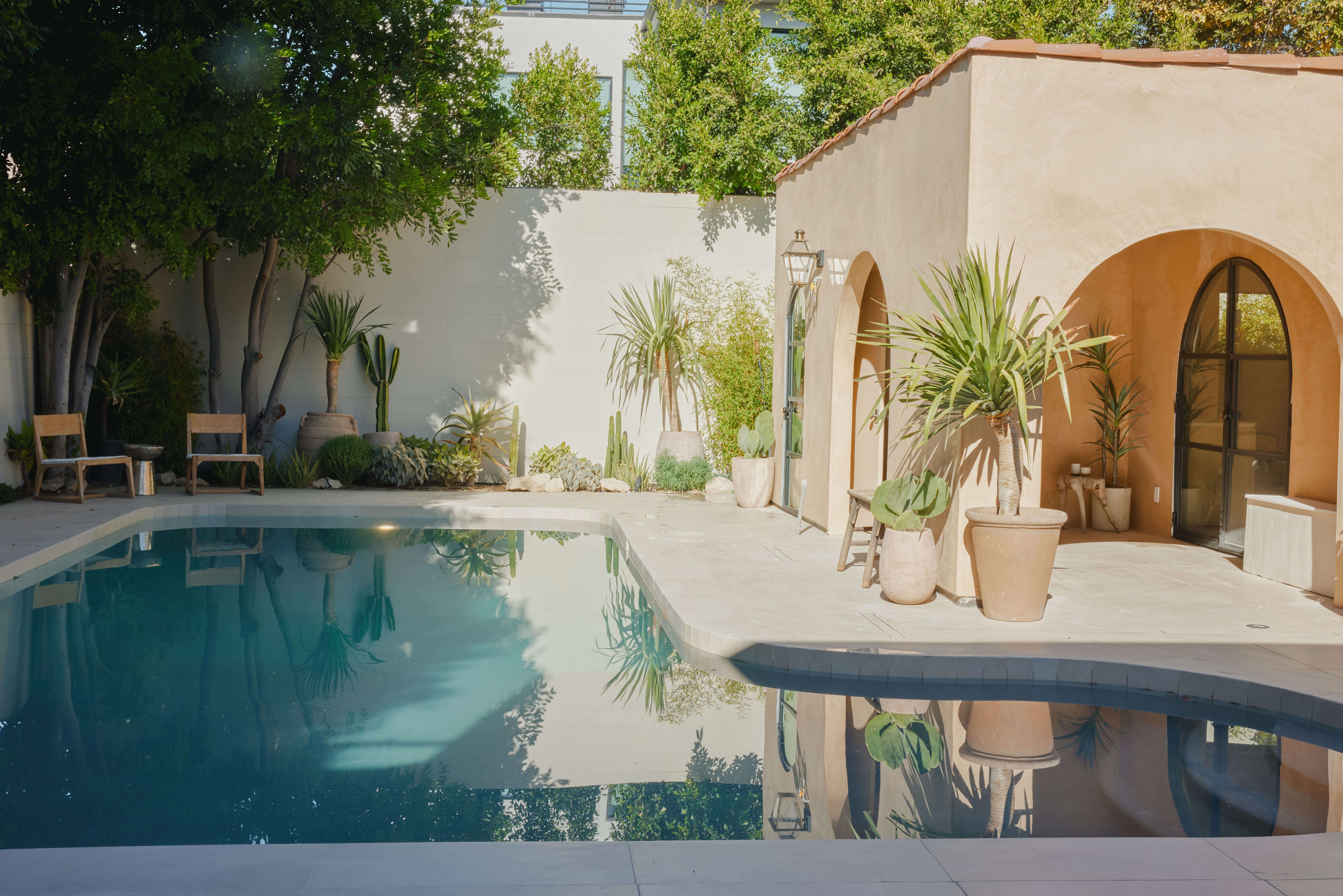 House Jacaranda BeverlyGrove Beverly Grove: Luxury 5-Bedroom Apartment with Pool, Beverly Grove Los Angeles