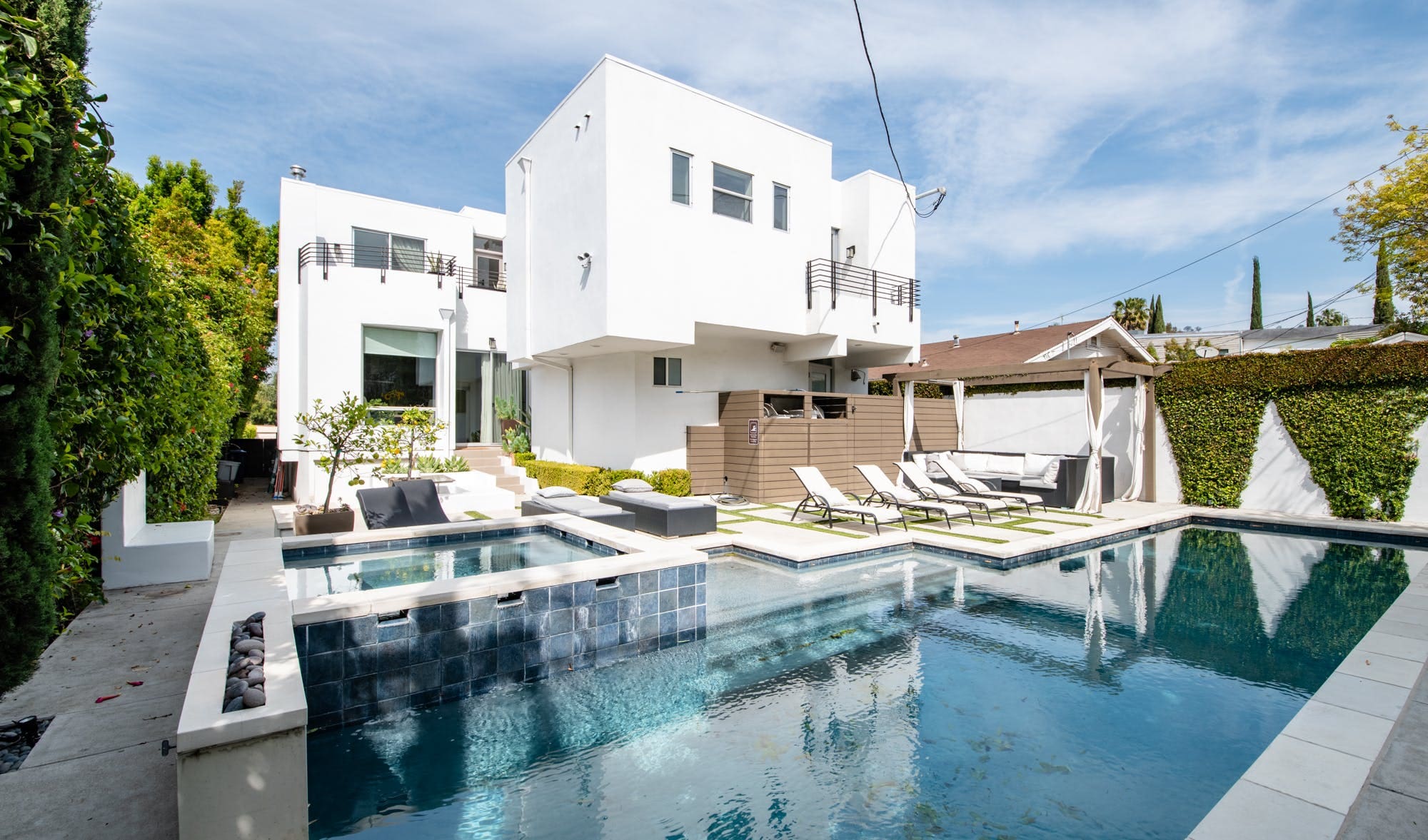 House Jacaranda WestHollywood: Luxury 4-Bedroom House with Pool and Hot Tub, West Hollywood