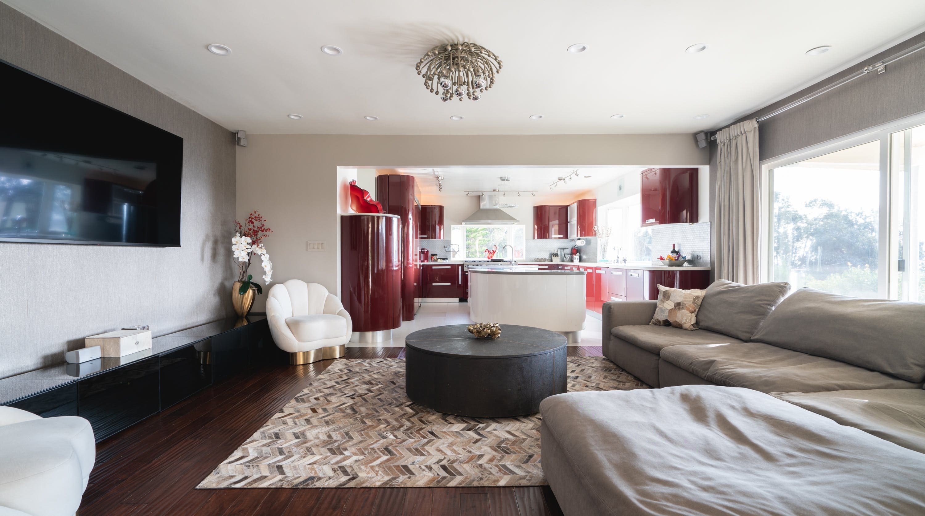 House Jacaranda Westwood Westwood 4: Lavish 5-Bedroom Apartment with Seaview and Hot Tub, Westwood