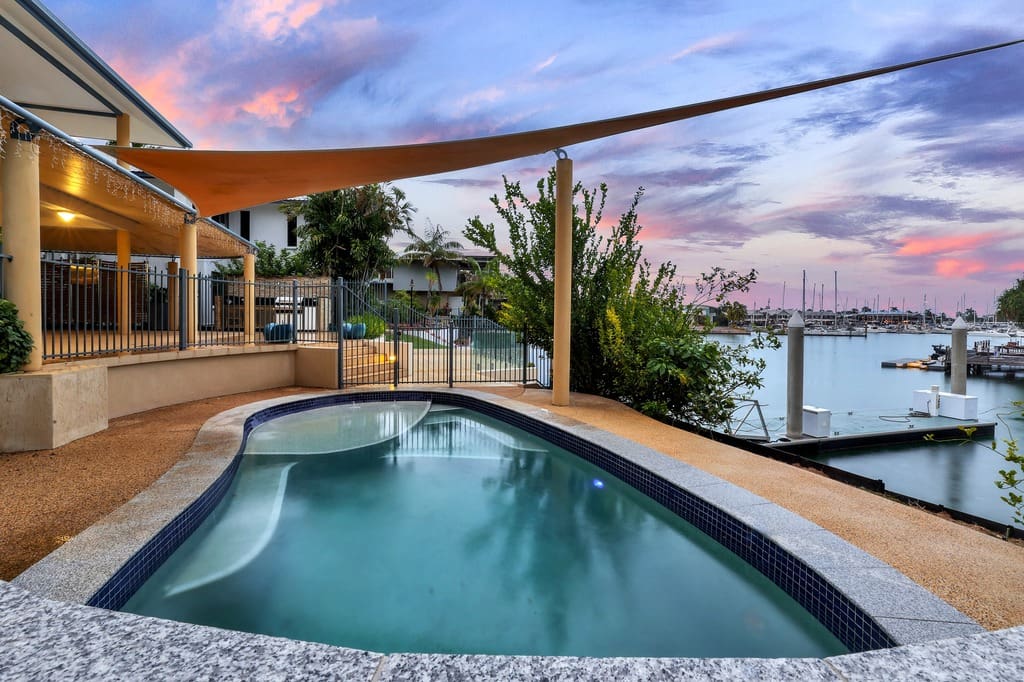 House Kakadu Darwin: Luxury 4-Bedroom Apartment with Seaview and Pool, Northern Territory