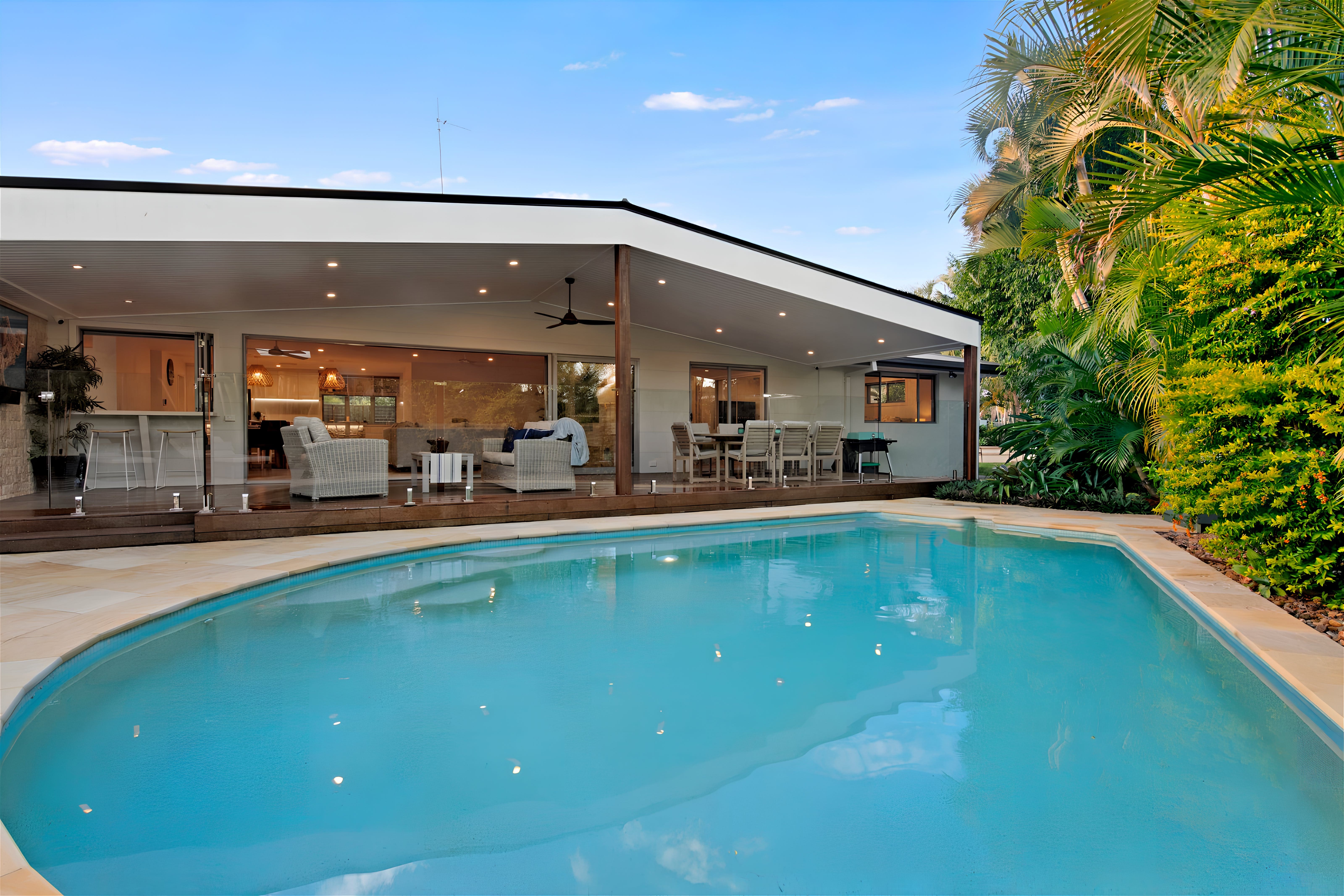 House Kauri Brisbane: Spacious 4-Bedroom Apartment with Pool and BBQ, Queensland