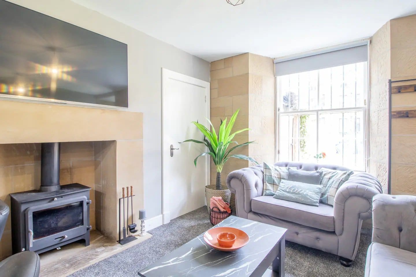 House Kelvin Glasgow: Modern 3-Bedroom Apartment Rental with Parking, Glasgow City