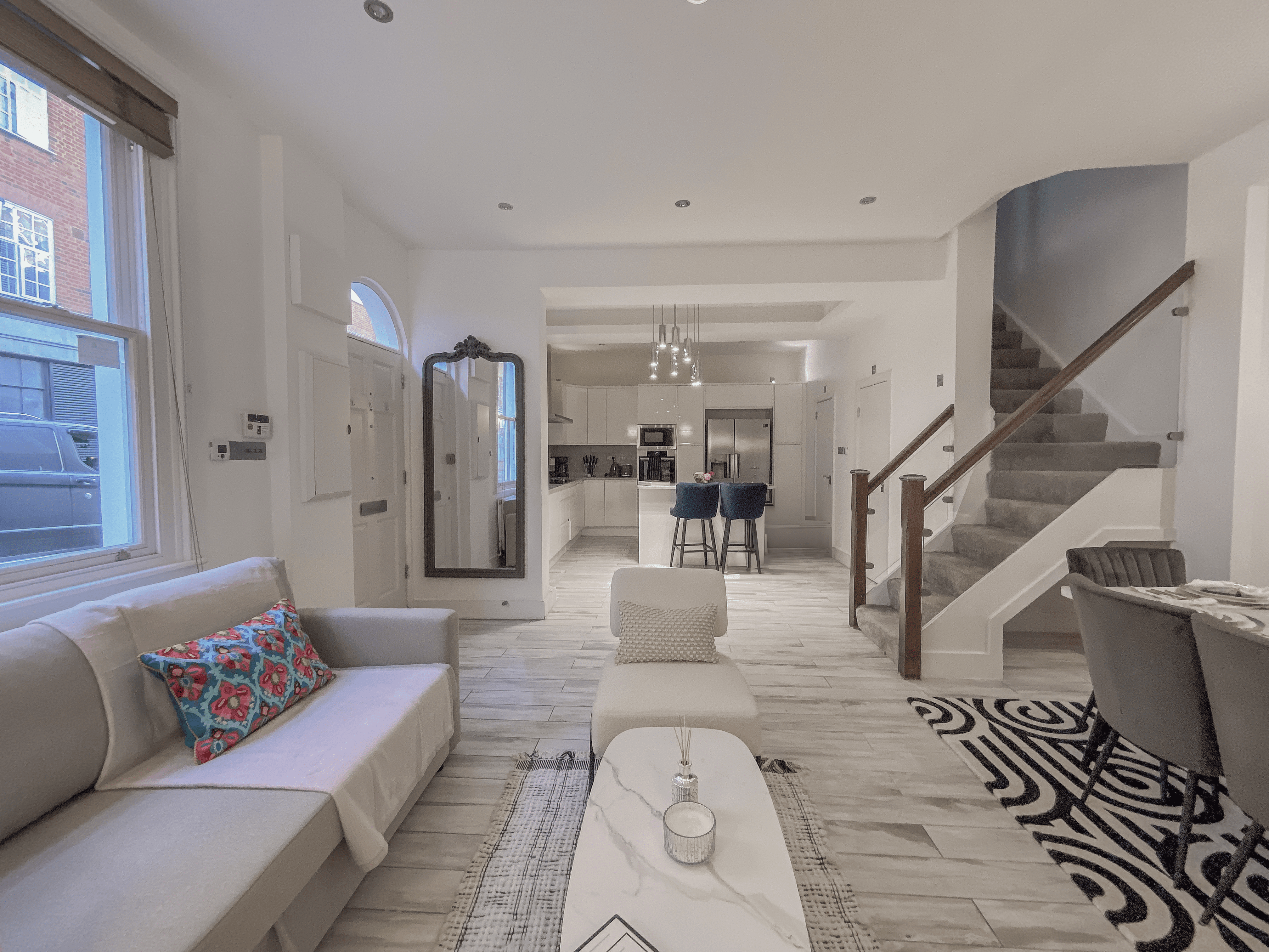 House Kensington Brompton: Chic 3-Bedroom Luxury House with Family-Friendly Amenities, Kensington