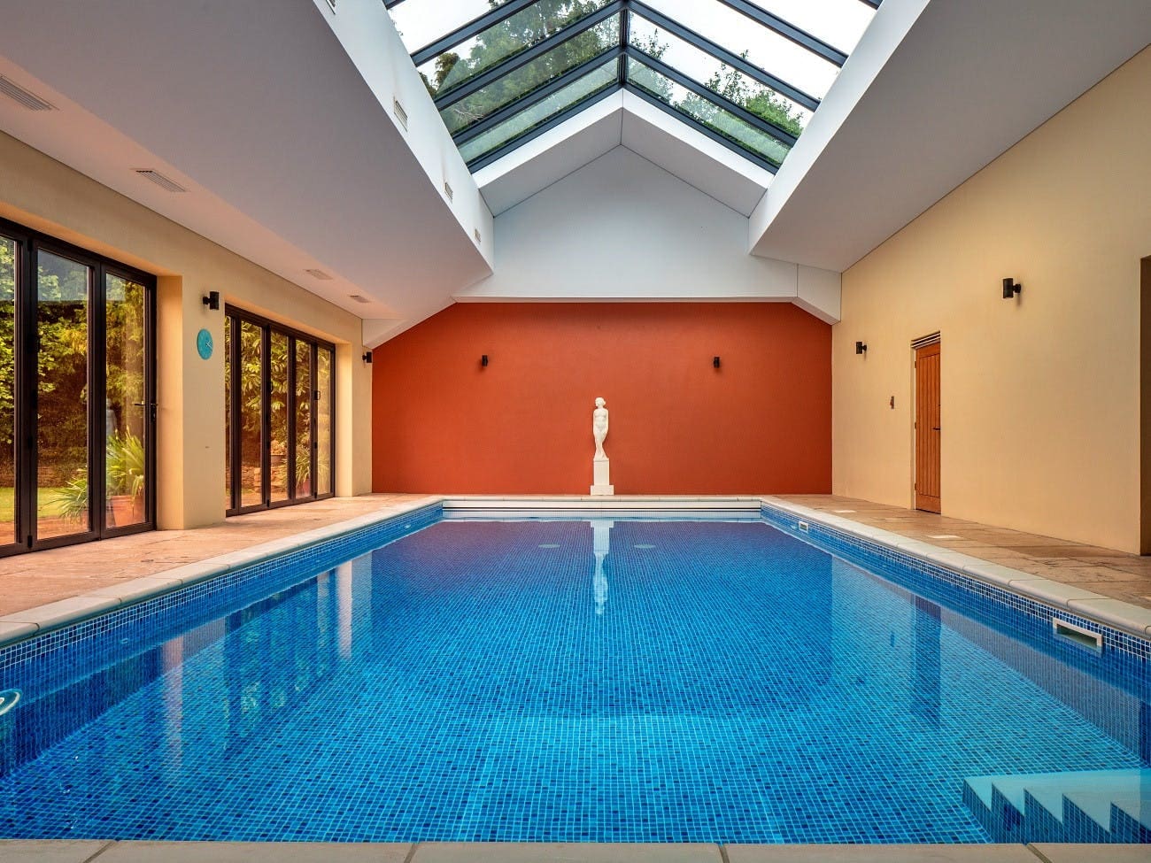 House Kingham Oxfordshire: Charming 3-Bedroom Cottage with Pool and Tennis Court, Oxfordshire