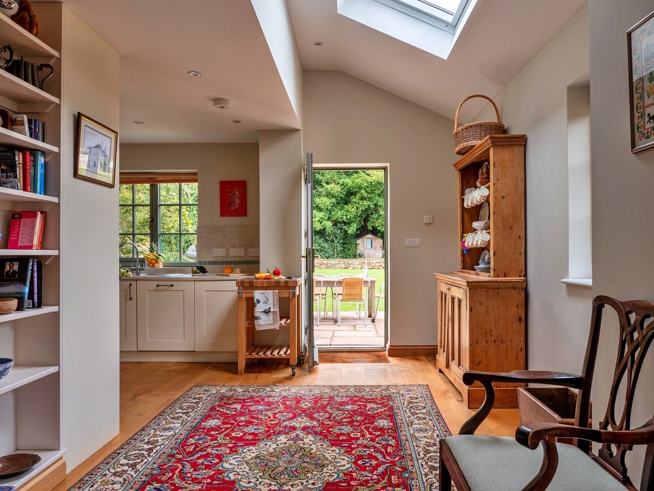 House Kingham Oxfordshire: Charming 3-Bedroom Cottage with Pool and Tennis Court, Oxfordshire