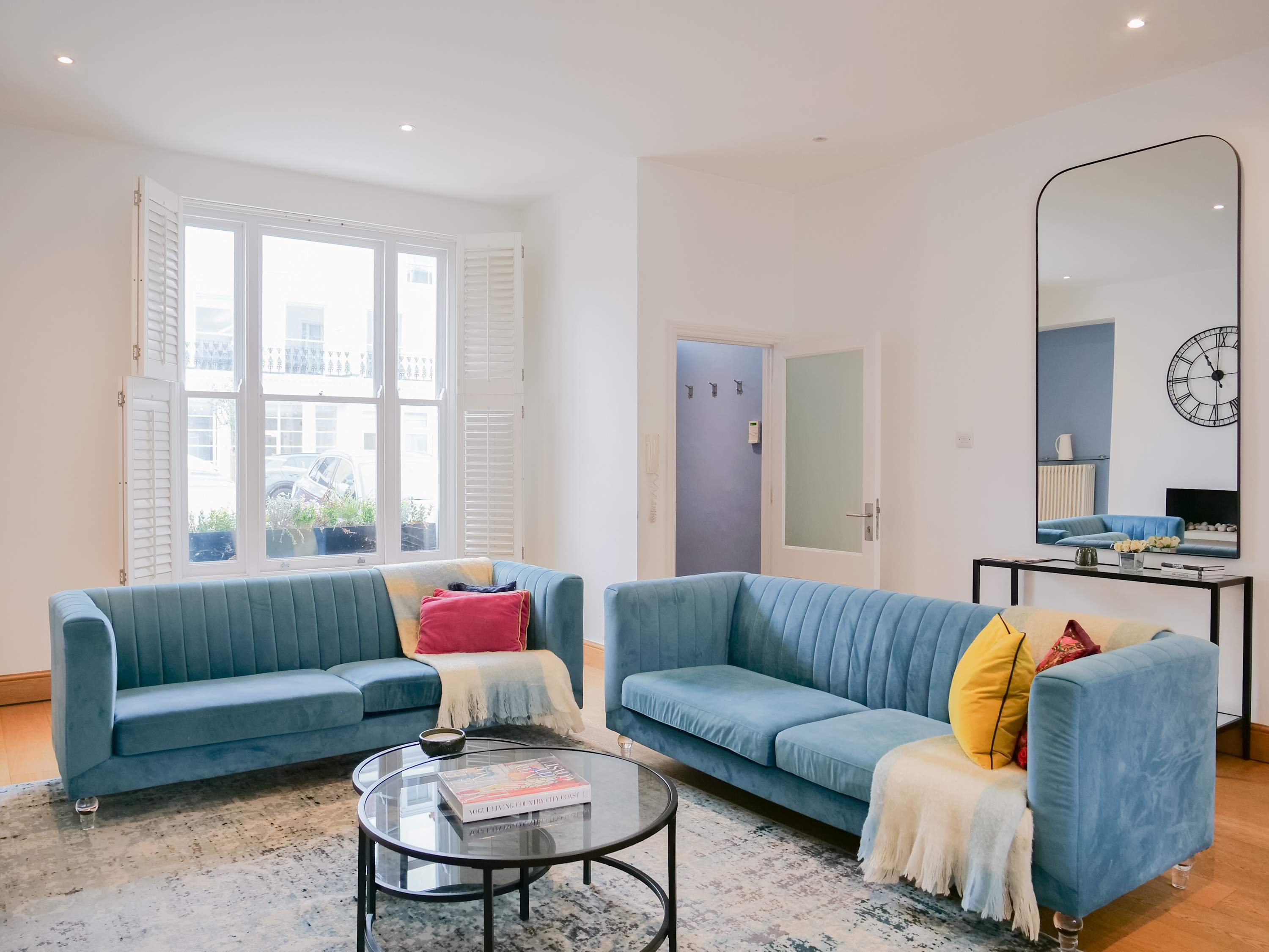 House Kyriakon Holland Park: Luxury 3-Bedroom House Ideal for Families, Holland Park