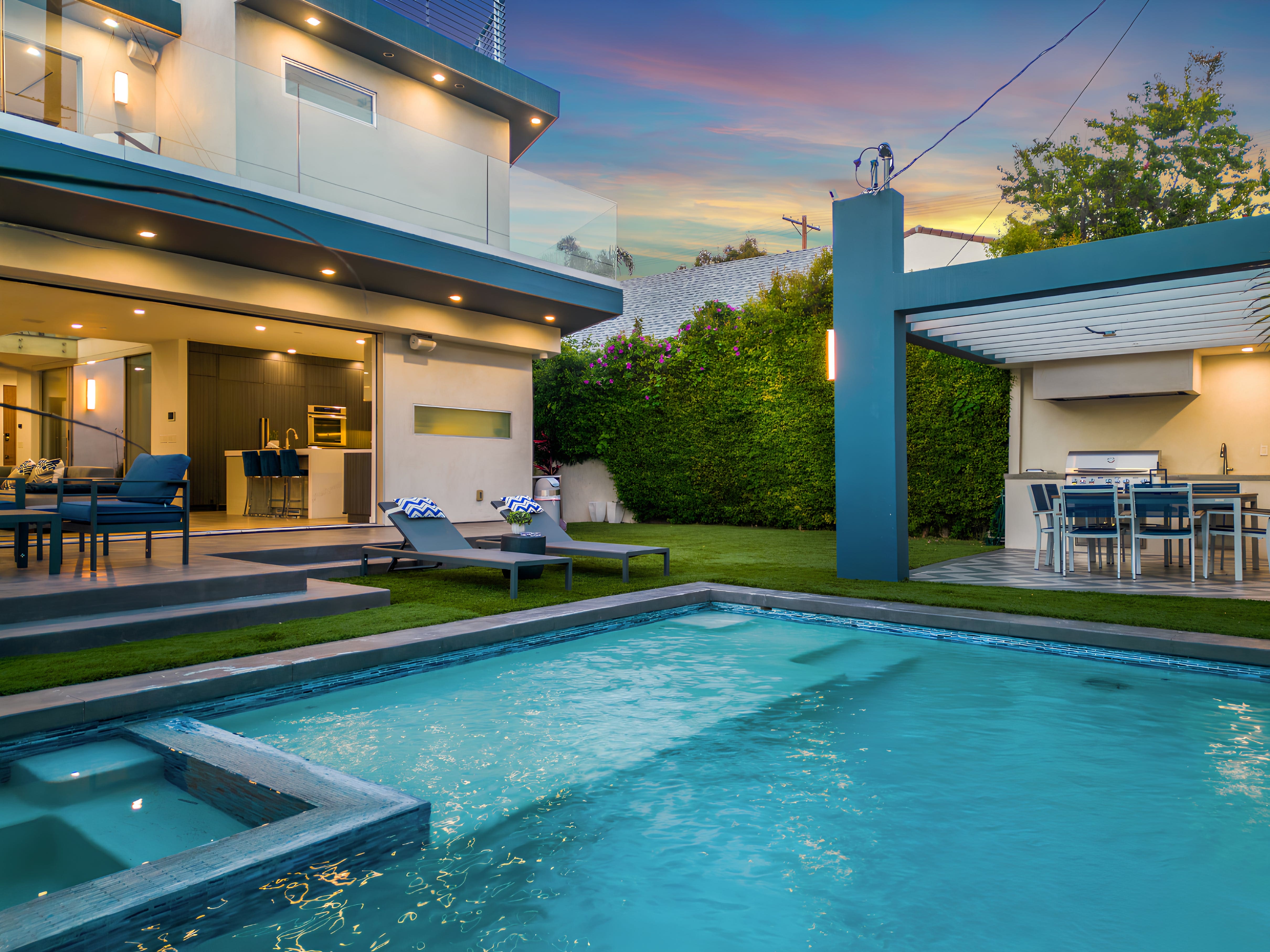 House La Brea Grove: Luxury 4-Bedroom House with Pool and Hot Tub, Beverly Grove