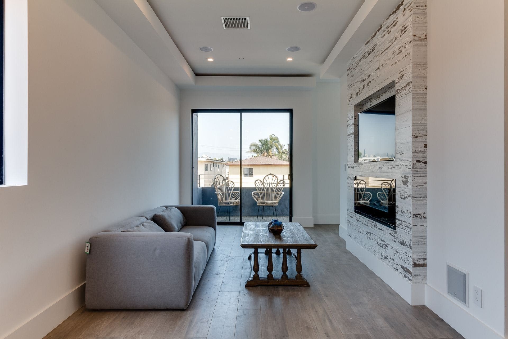 House LaBrea LosAngeles: Spacious 24-Bedroom Luxury Apartment with Seaview, Los Angeles