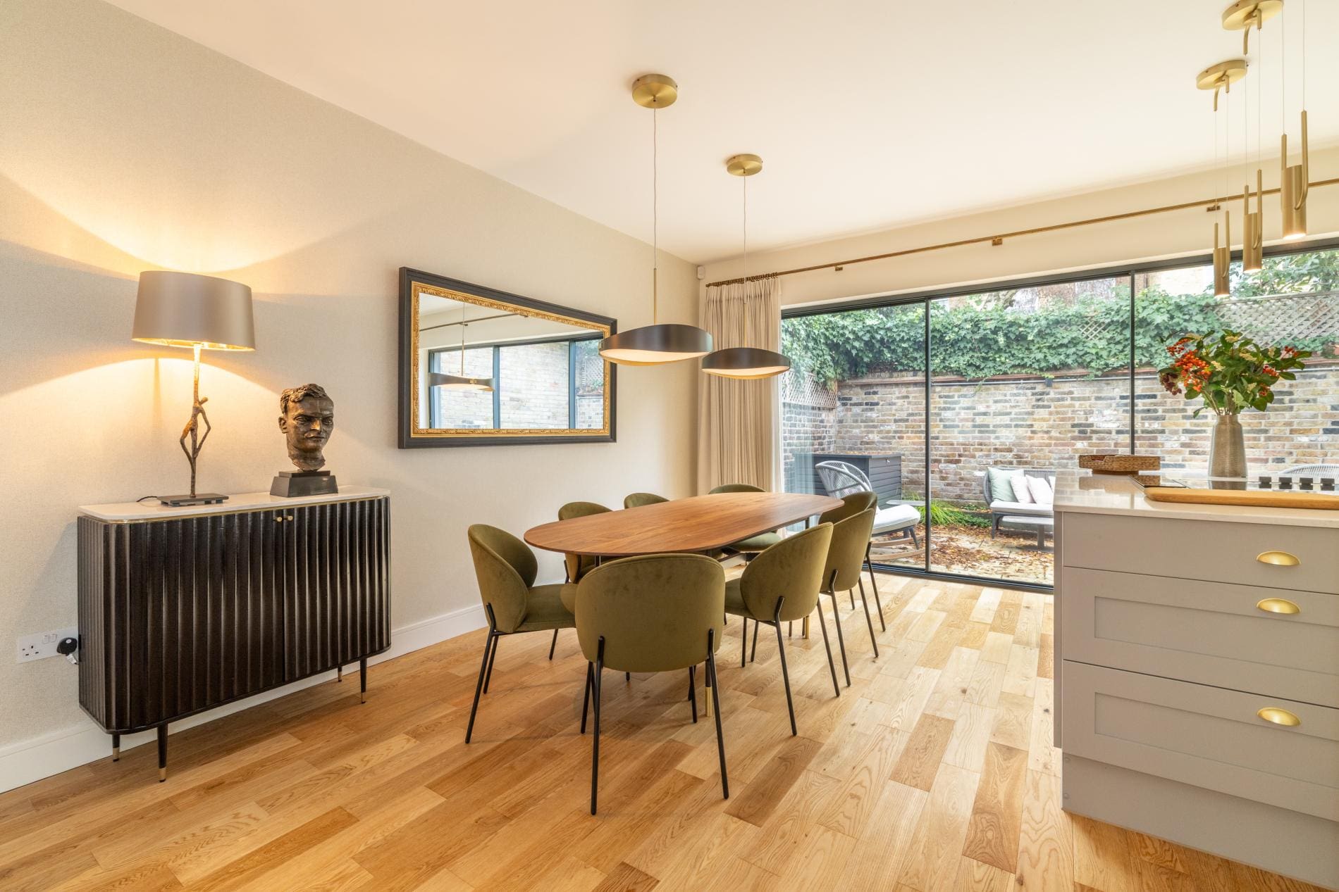 House Ladbroke Notting Hill Notting Hill 2: Luxury 2-Bedroom Apartment with Private Terrace, Notting Hill