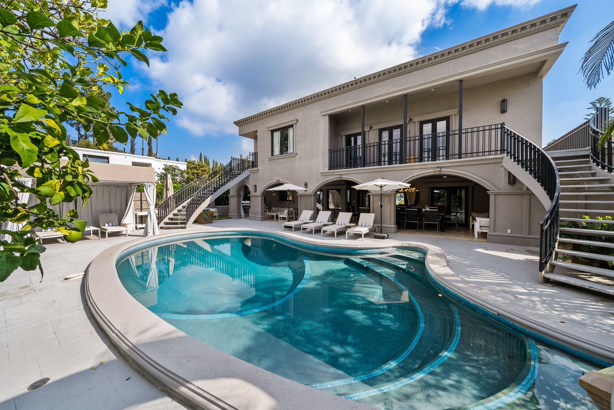 House Laurel Canyon Laurel Canyon 2: Luxury 4-Bedroom Apartment with Pool and Seaview, Laurel Canyon