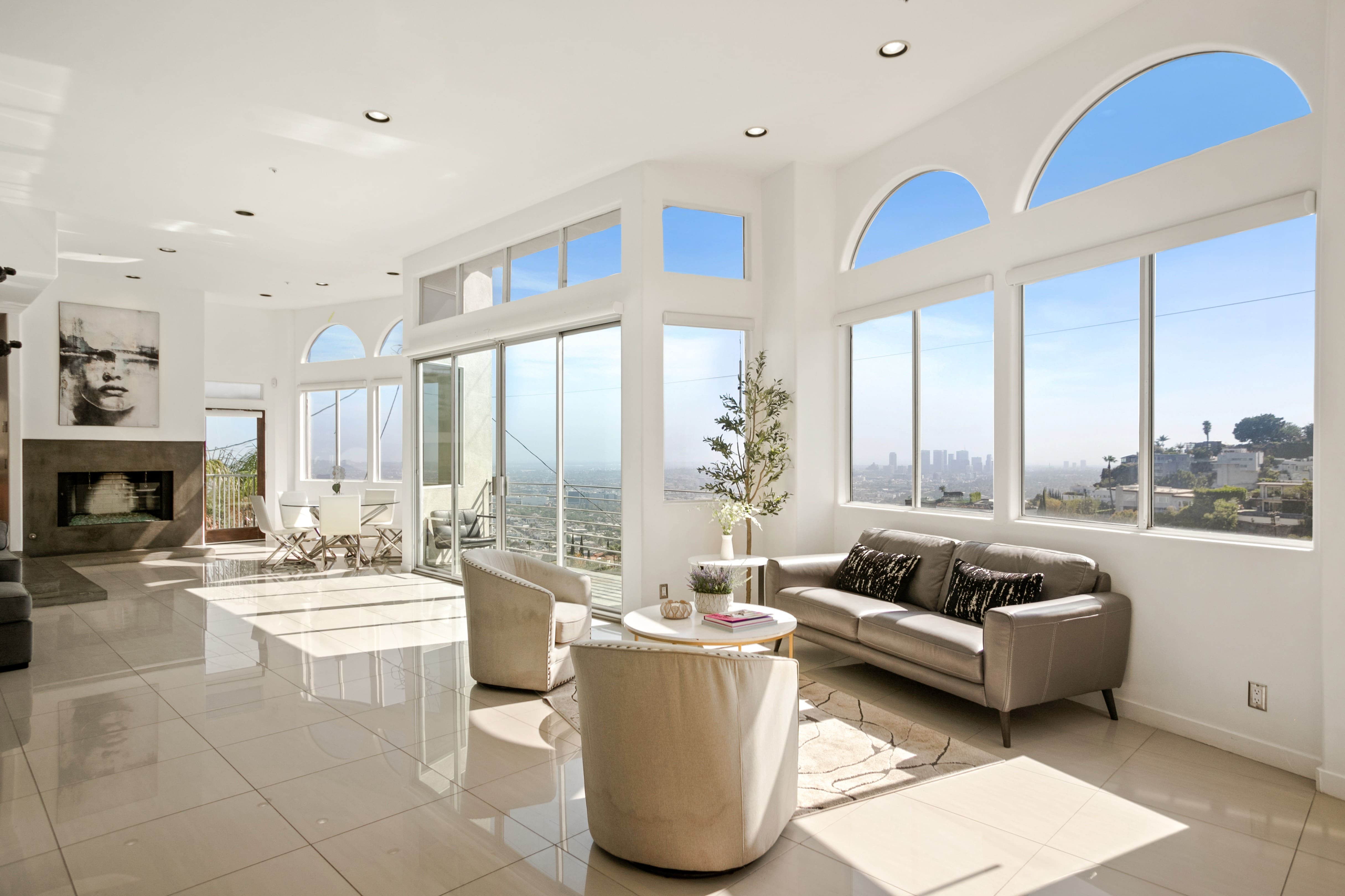 House Laurel Canyon: Luxurious 5-Bedroom Villa with Pool and Hot Tub, Laurel Canyon