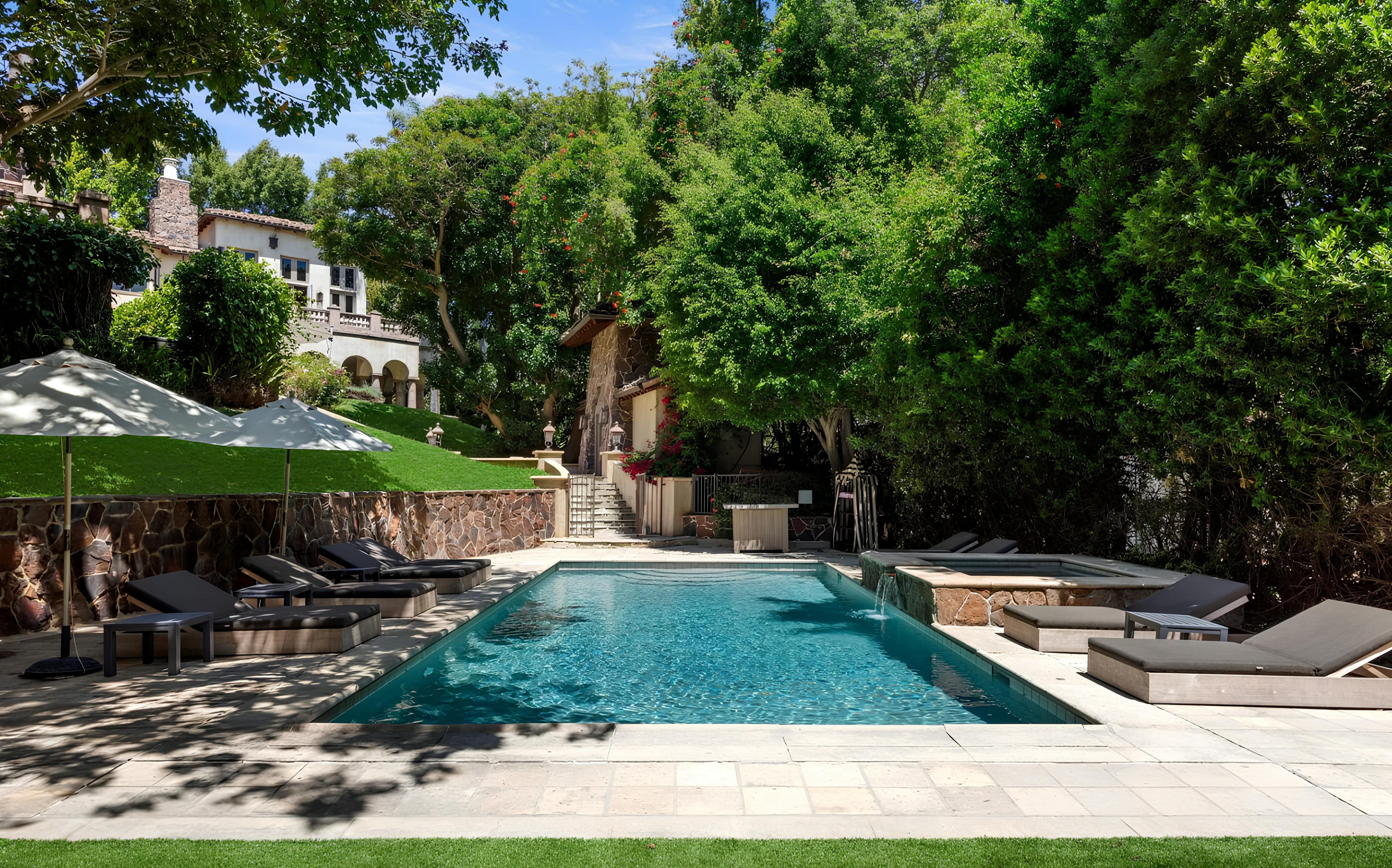 House Laurelwood Hollywood: Luxury 6-Bedroom House with Pool and Hot Tub, West Hollywood