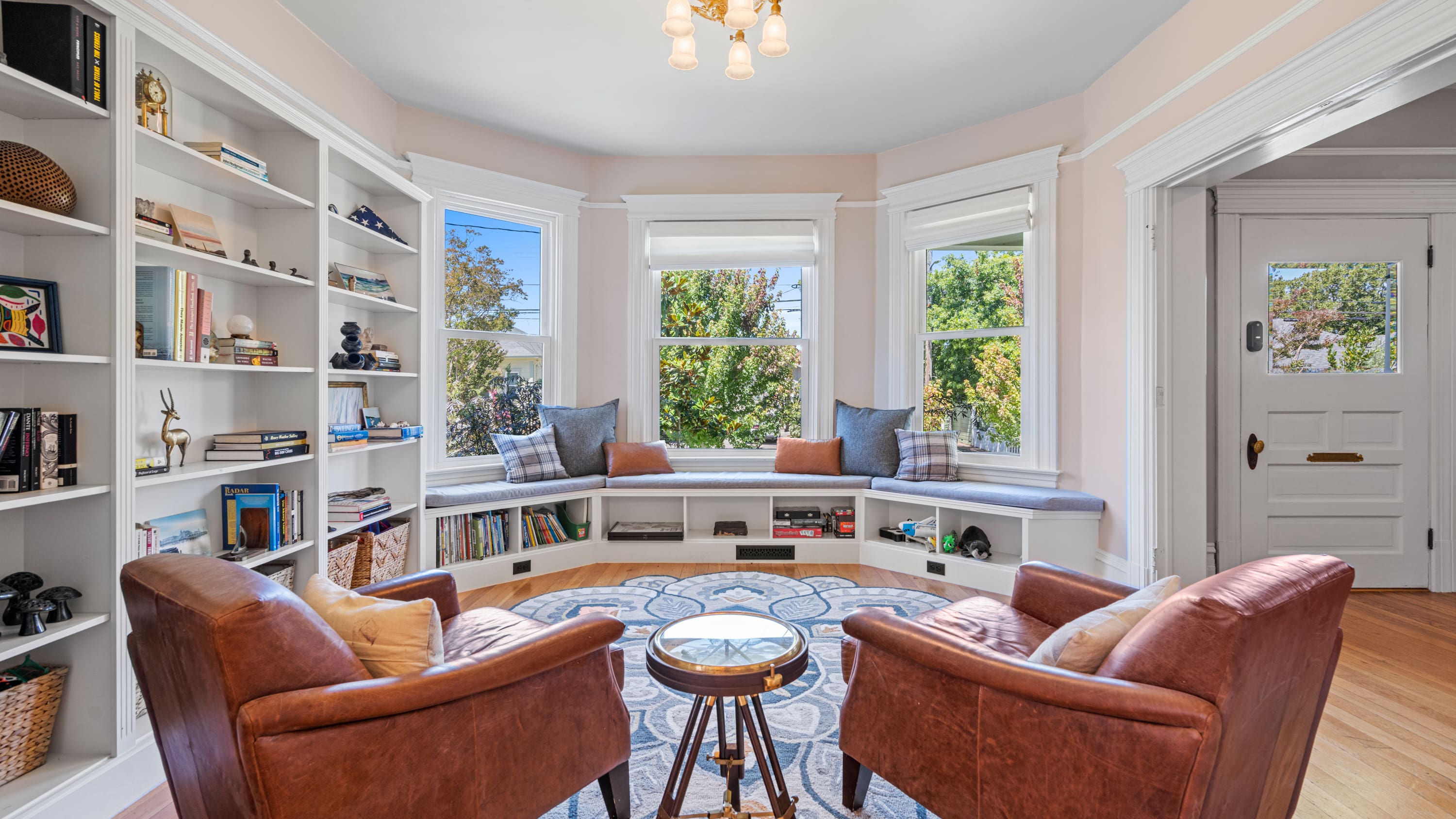 House Madrone Santa Rosa: Elegant 4-Bedroom Villa with Sauna and BBQ, Santa Rosa