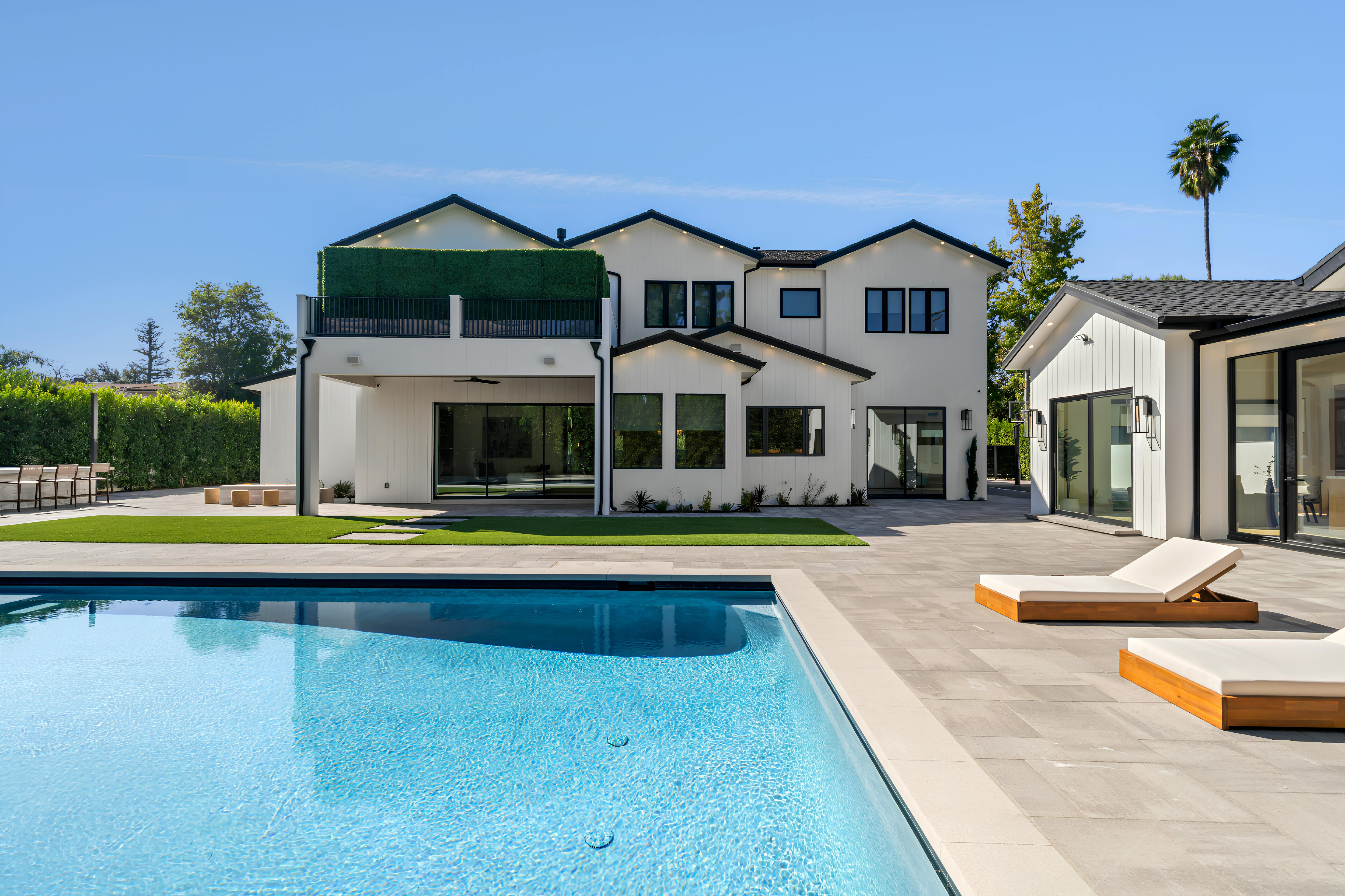 House Magnolia Encino: Luxury 5-Bedroom Villa with Hot Tub and Pool, Encino