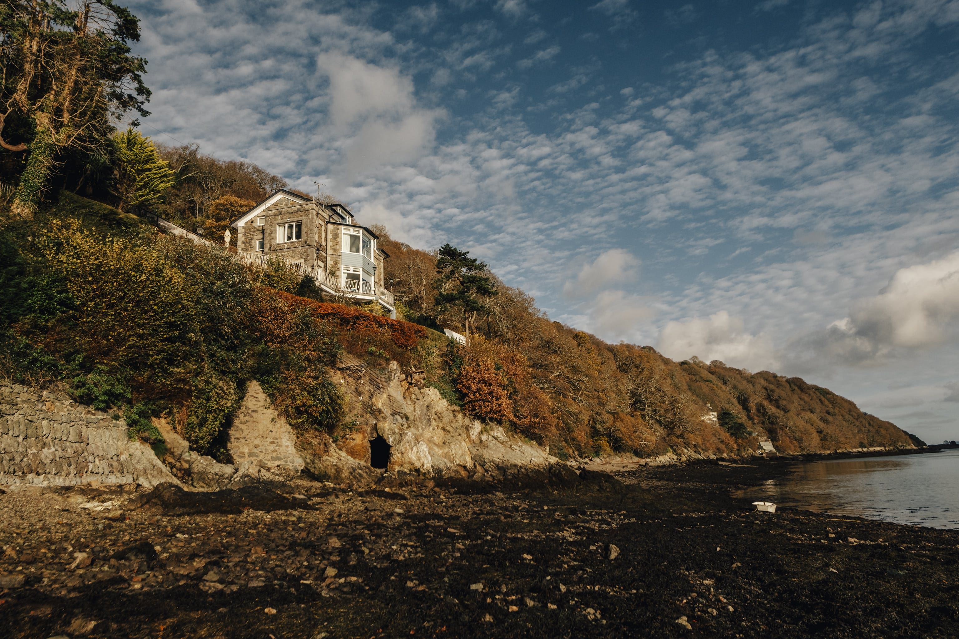 House Menai Anglesey: 6-Bedroom Seaview Apartment with Beach Access, Isle of Anglesey