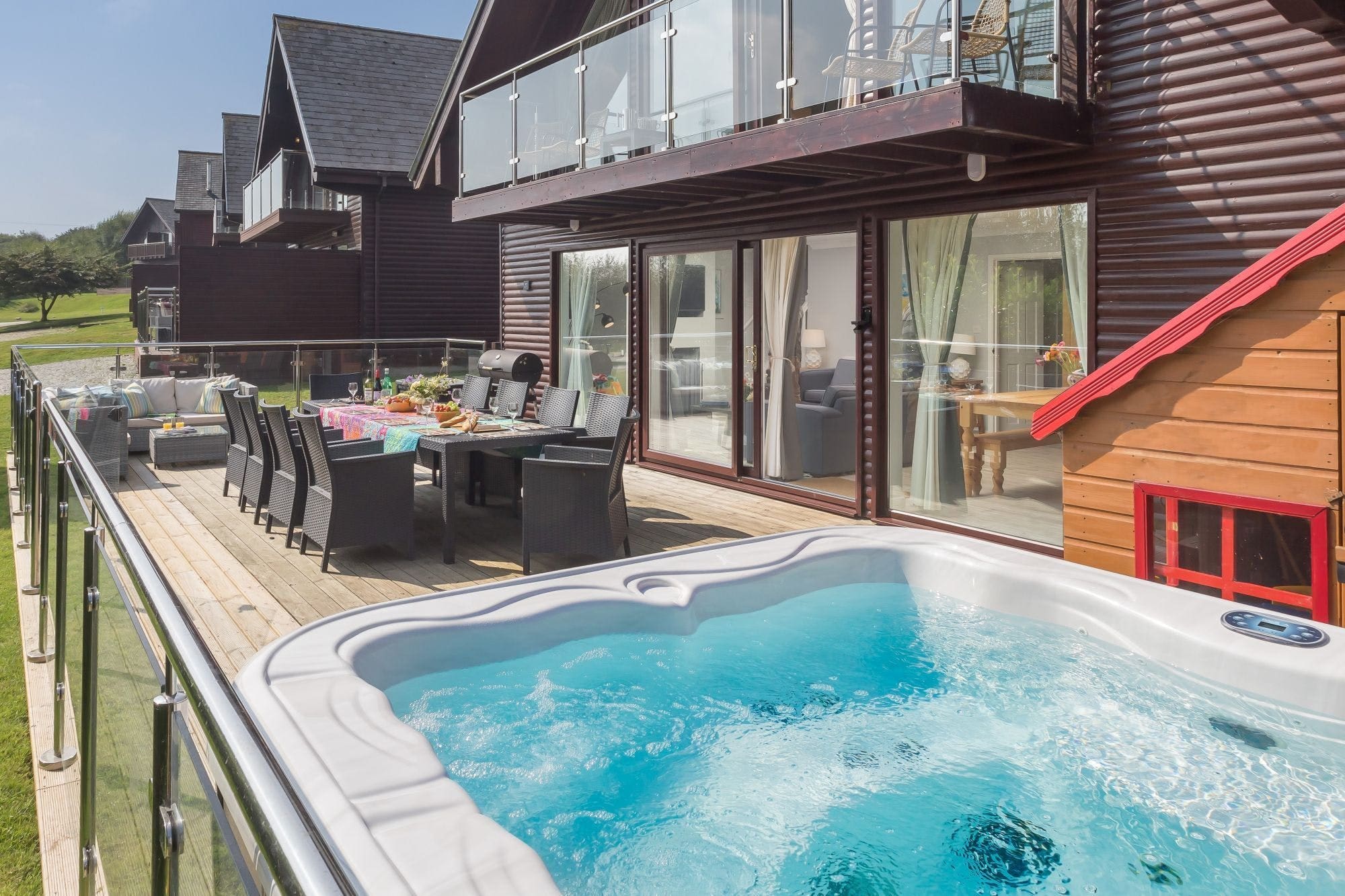 House Merope Padstow: Luxury 4-Bedroom Apartment with Hot Tub and Seaview, Padstow