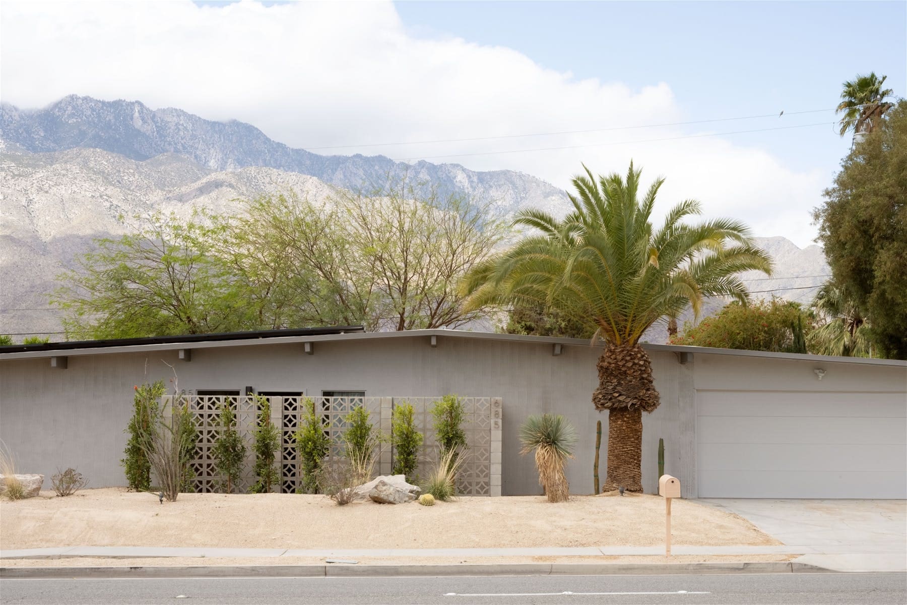 House Mesquite CathedralCity: 3-Bedroom Apartment with Pool and Hot Tub, Cathedral City