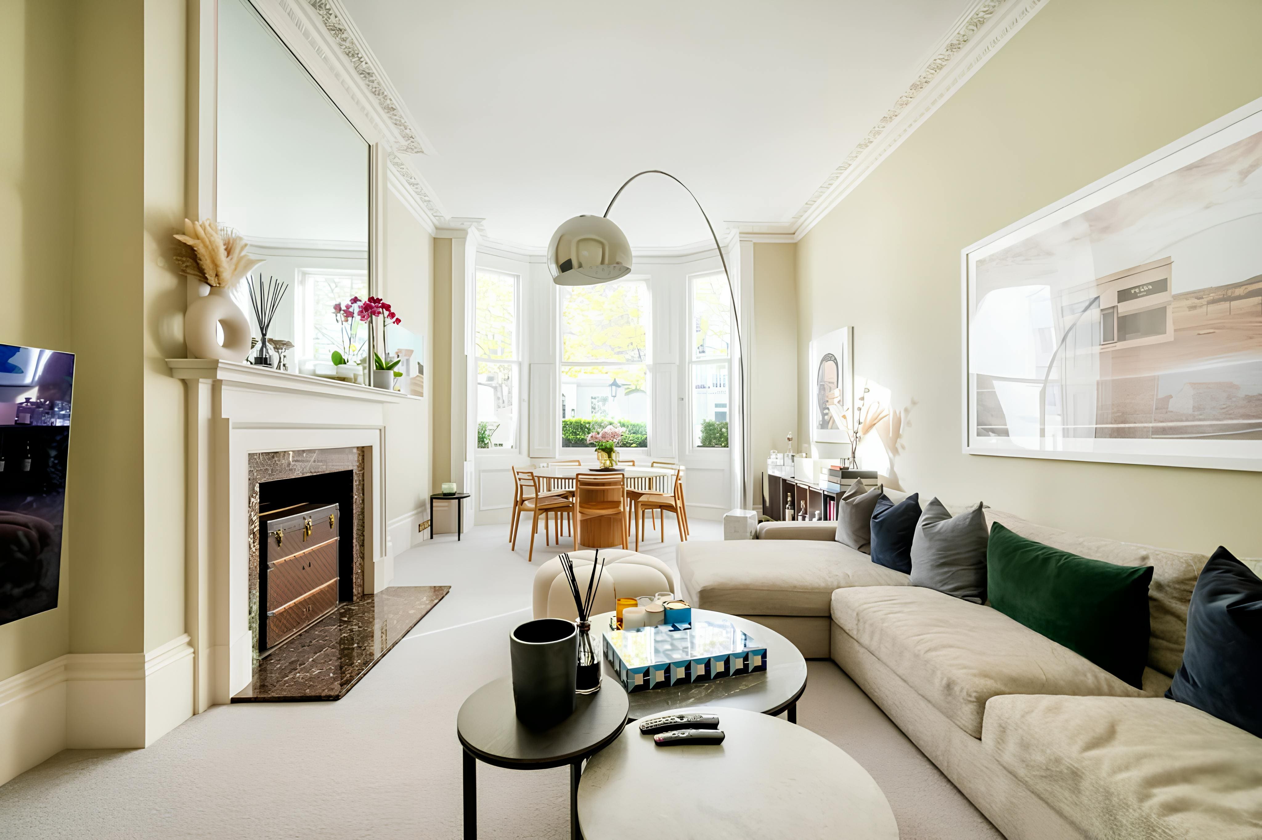 House Mews Kensington: Spacious 3-Bedroom Apartment Perfect for Families, Kensington